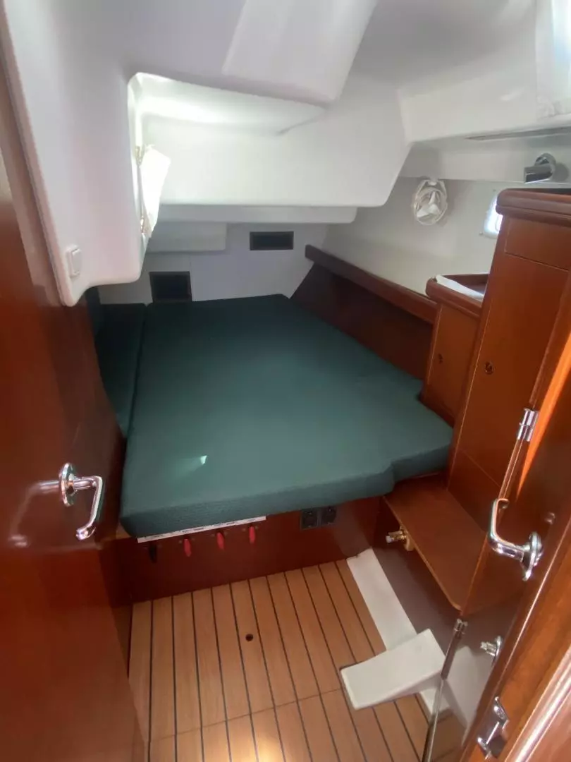 2004 Beneteau 473 - Image 48