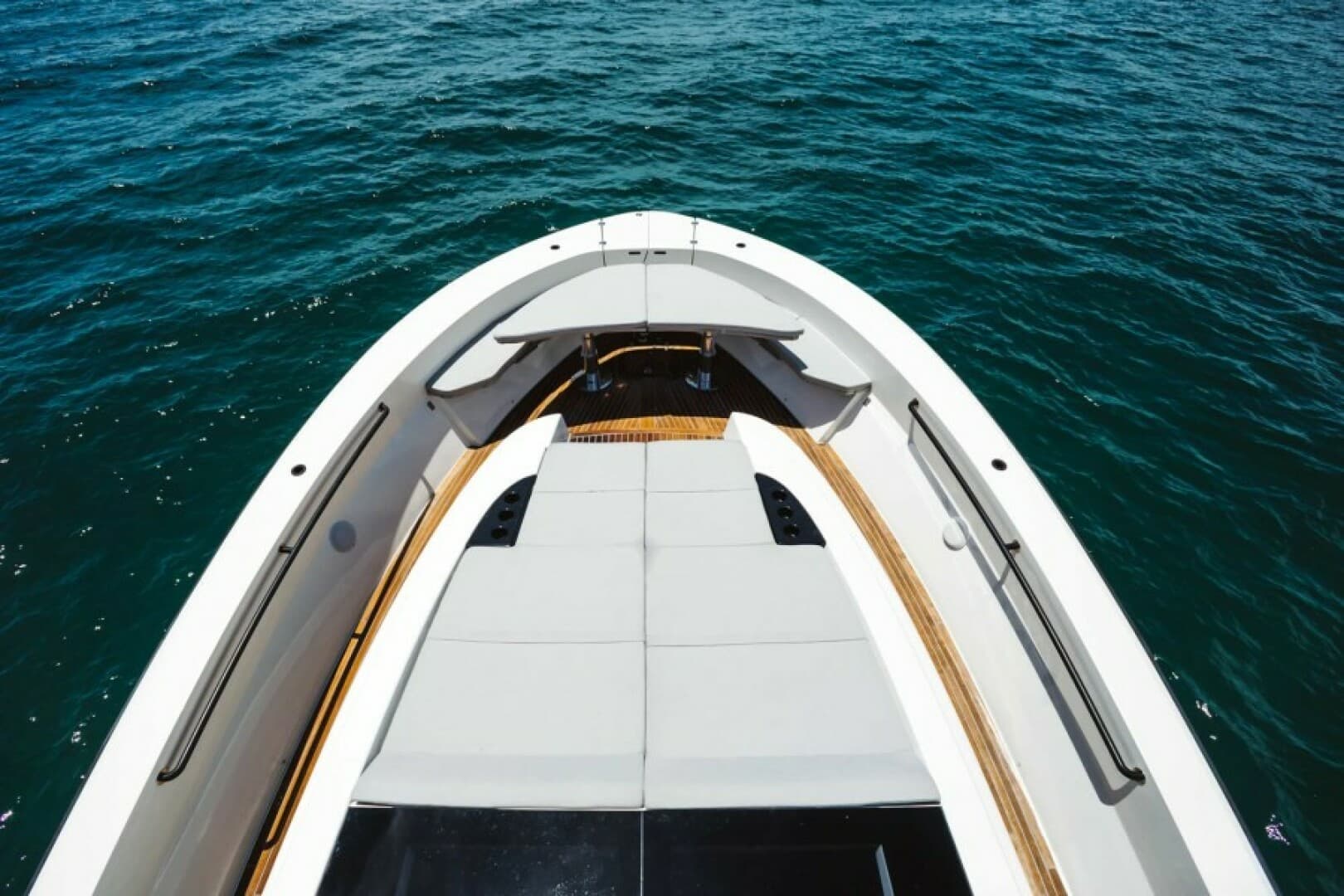 2019 Bluegame BG62 - Image 8