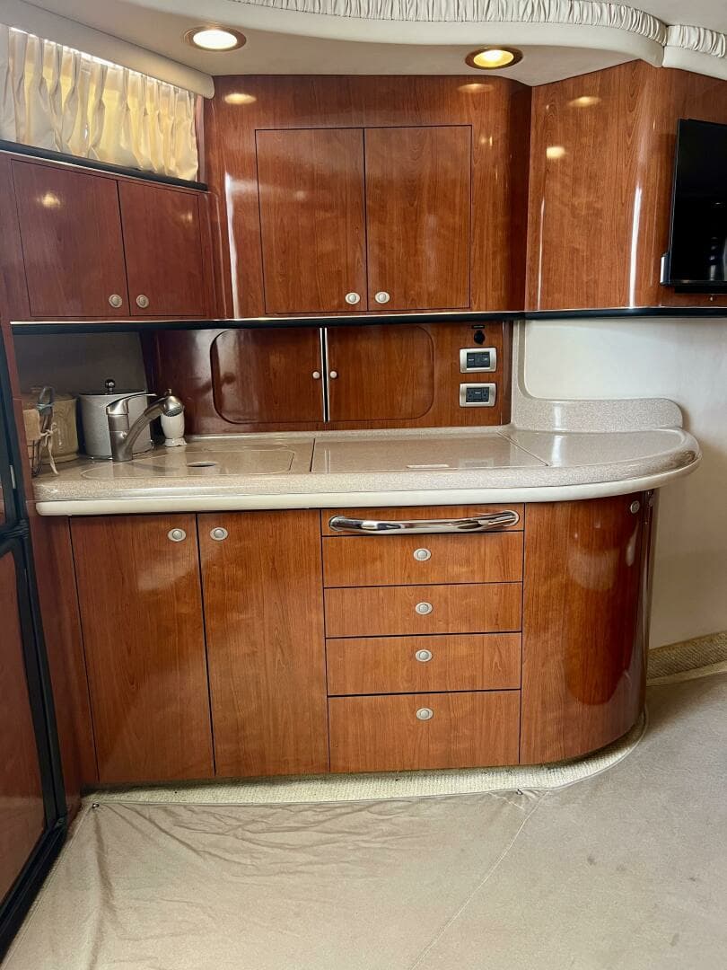 2004 Sea Ray 46 Sundancer - Image 7
