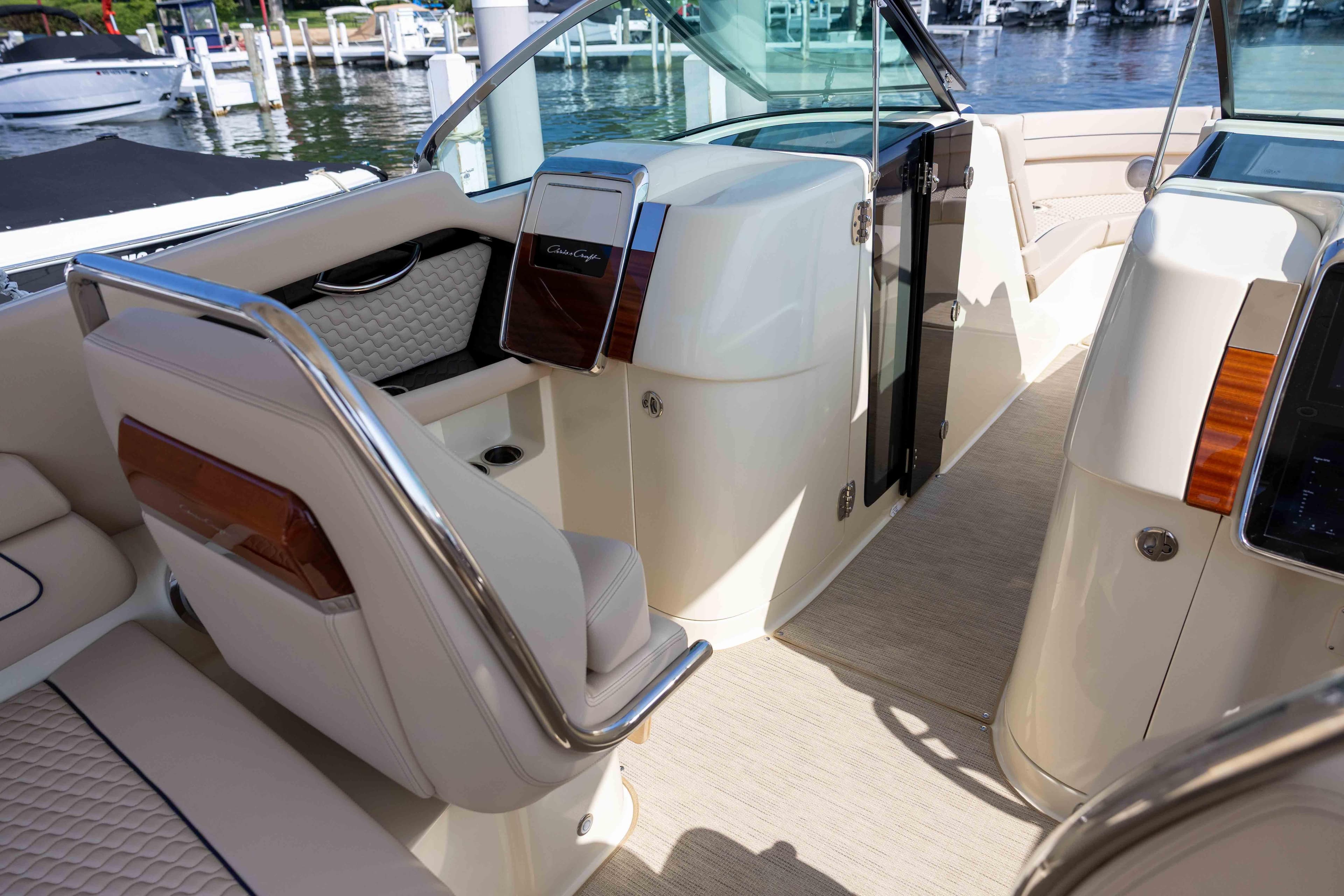 2026 Chris-Craft Launch 35 GT - 11