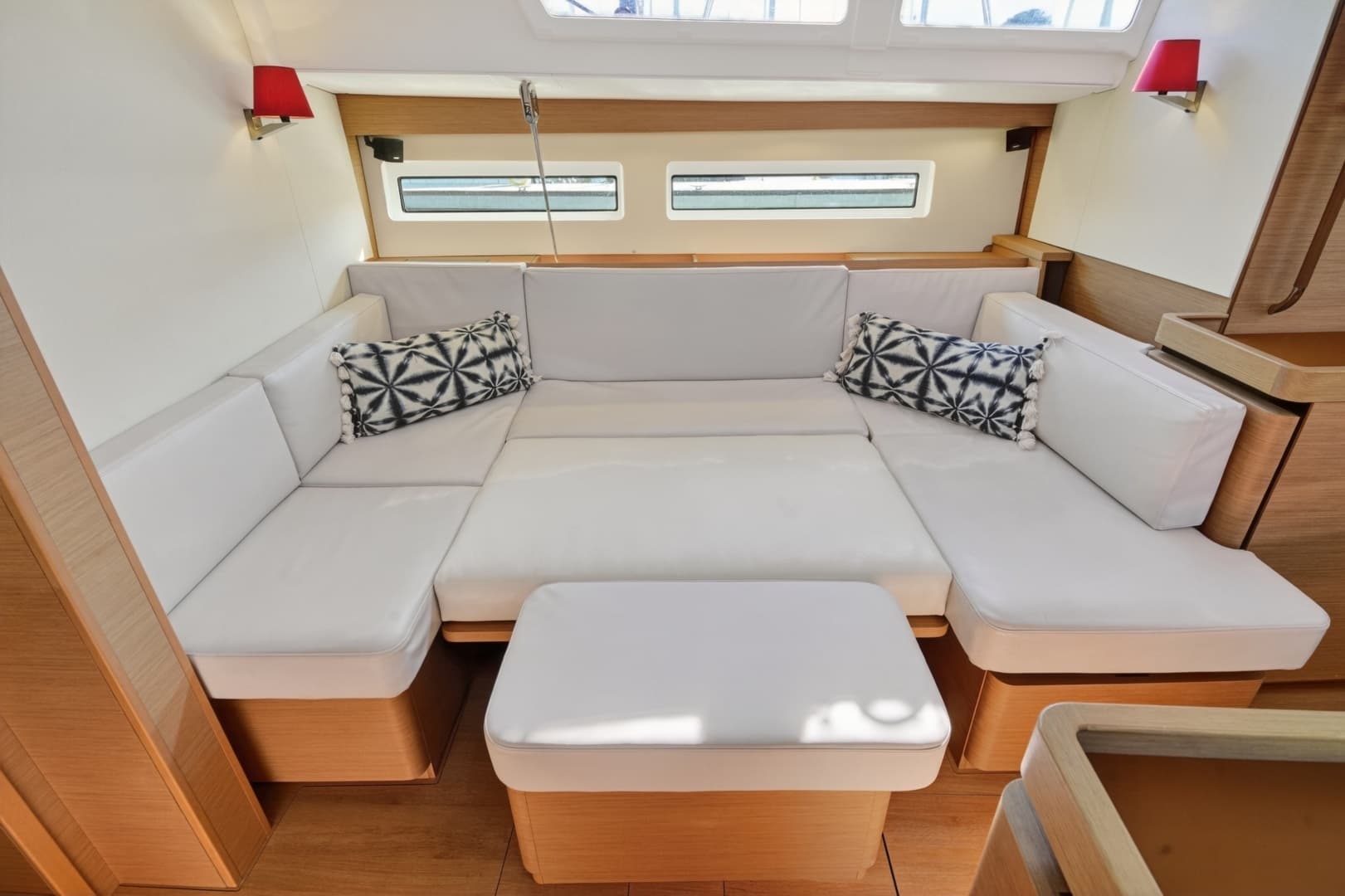 2019 Jeanneau Sun Odyssey 490 - Image 39