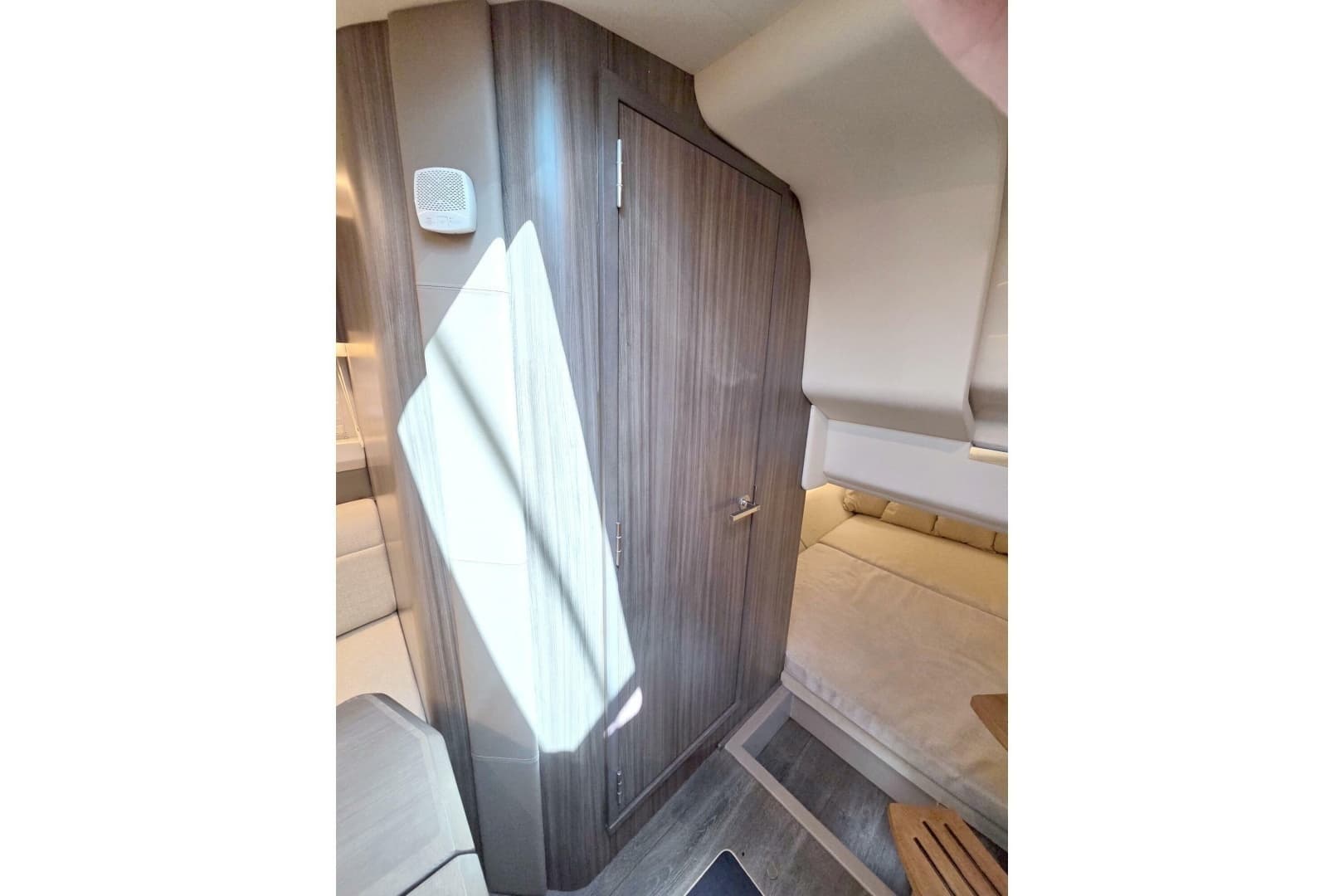2021 Sea Ray SLX 400 Outboard - Image 50