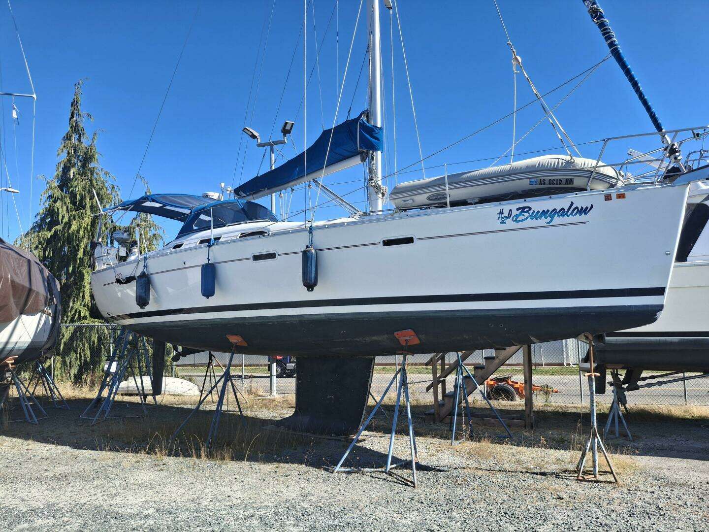 2006 Beneteau 393/403 - Image 2