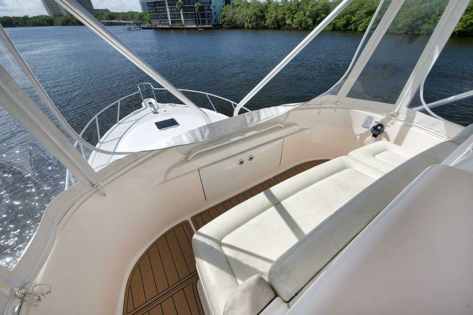 2015 Tiara Yachts Tiara 390 Convertible - Image 17