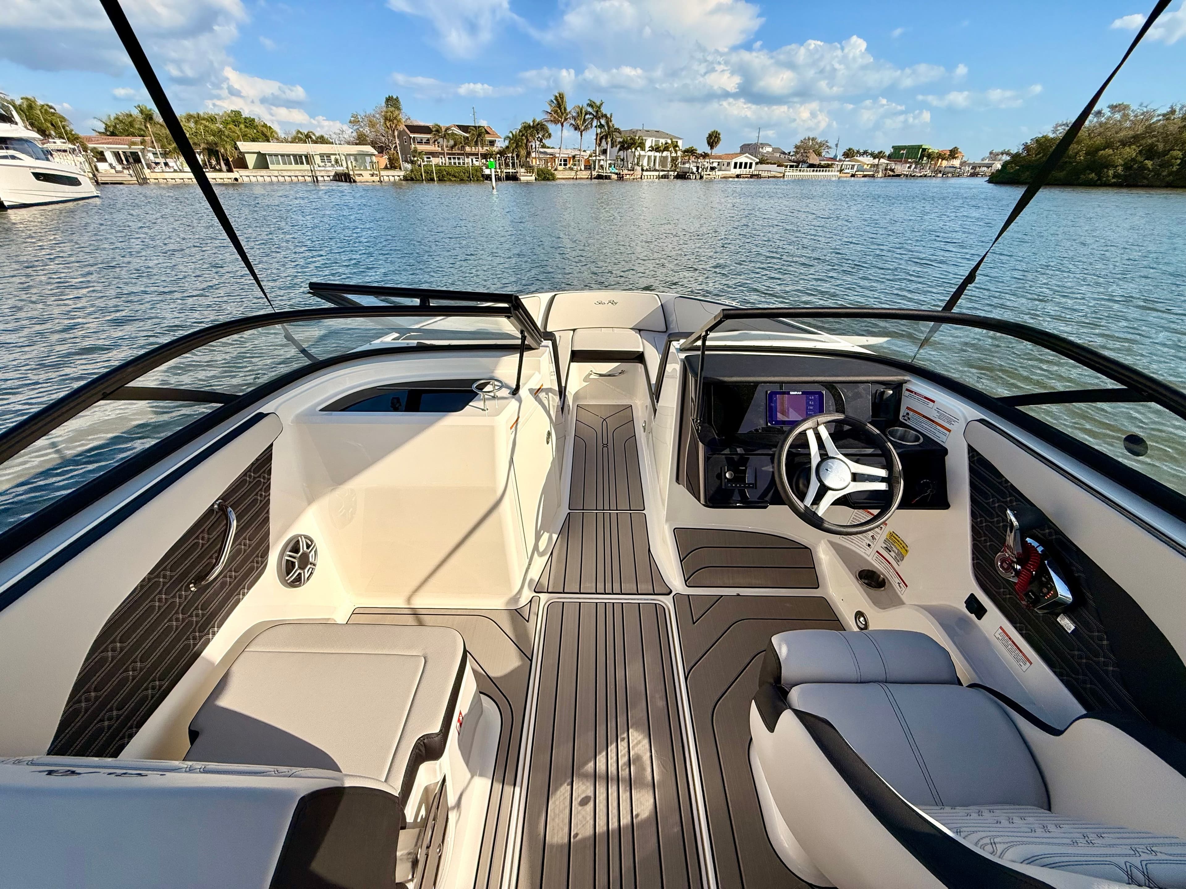 2026 Sea Ray SPX 210 Outboard - 40