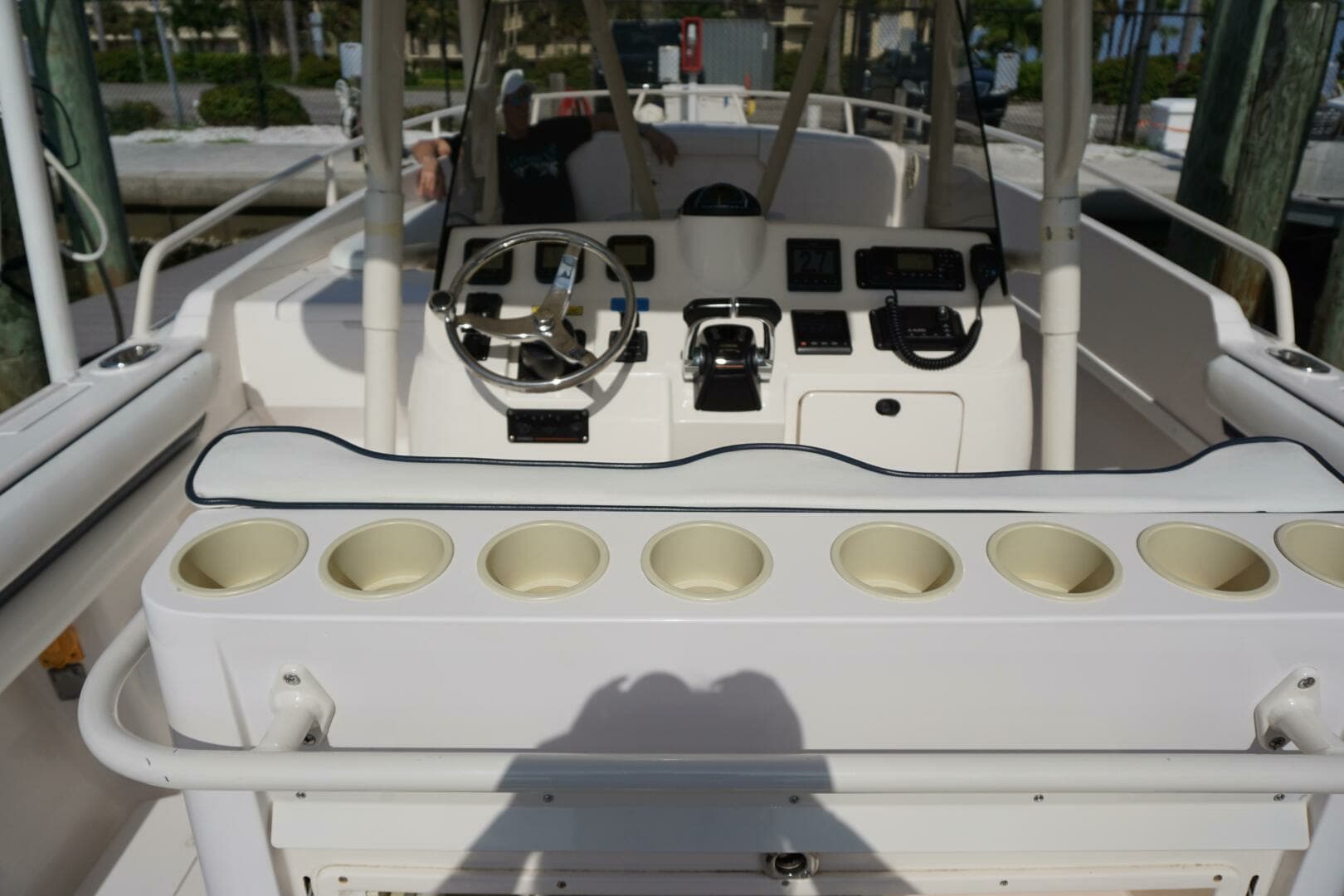 2008 Intrepid 323 - Image 9