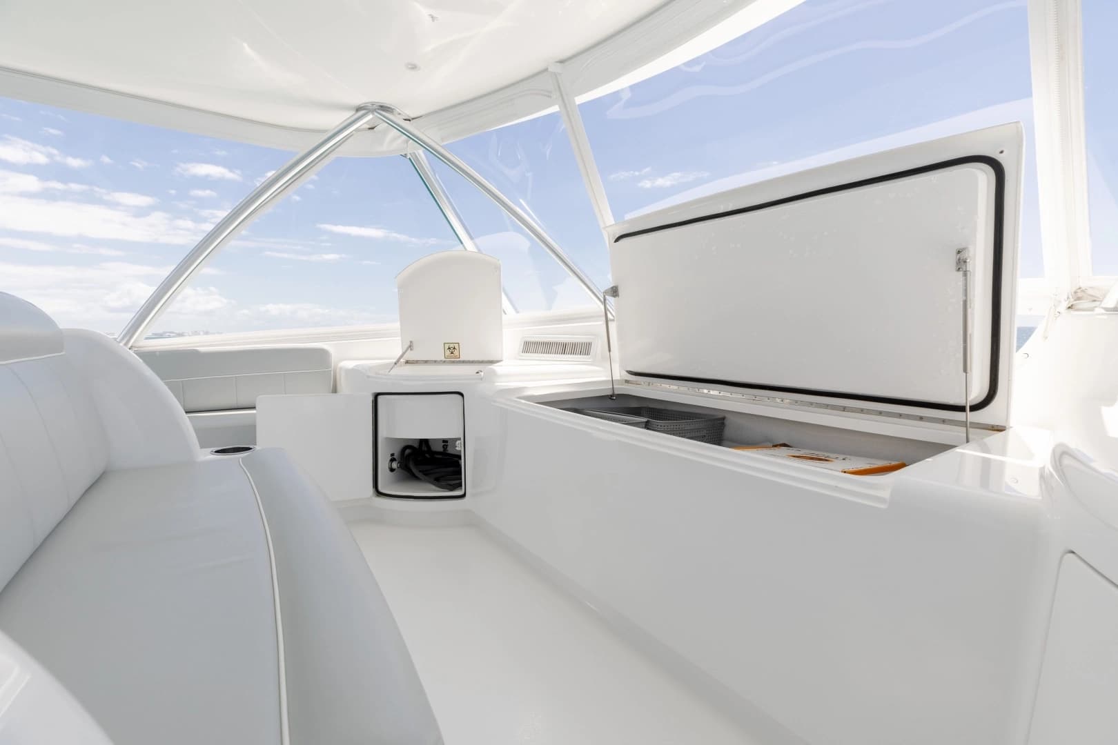 2023 Viking 72 Convertible - Image 82