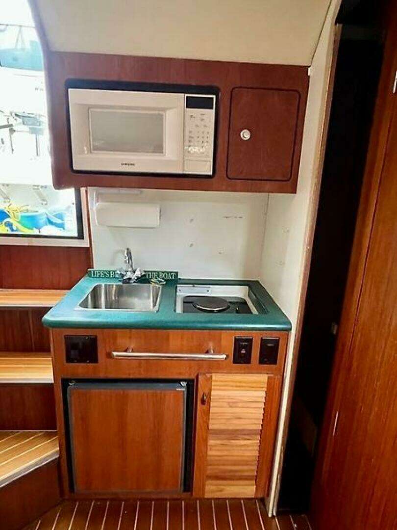 2001 Pursuit 3000 Offshore - Image 20