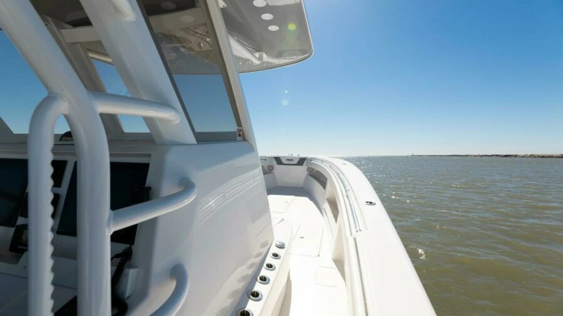 2019 Invincible 39 Open - Image 33