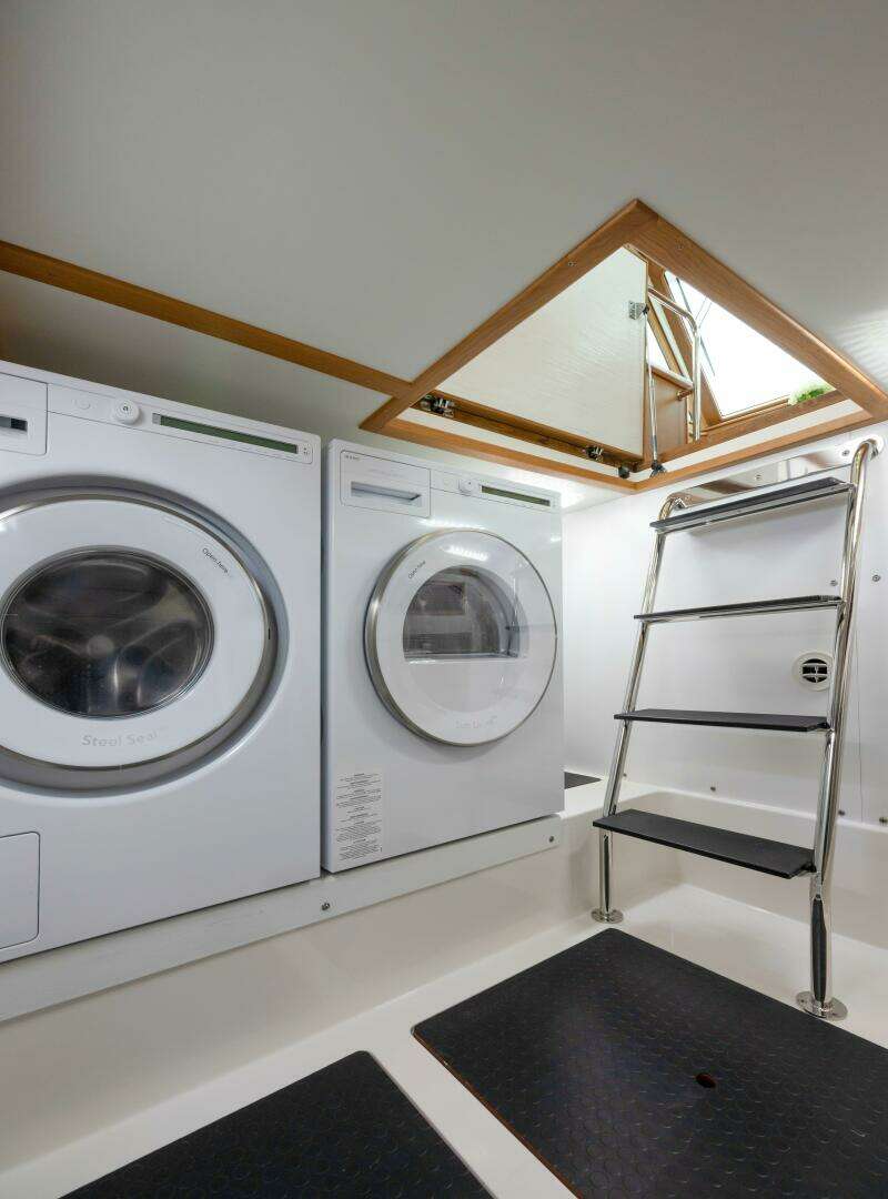 2026 Sabre 45 Salon Express - Image 15