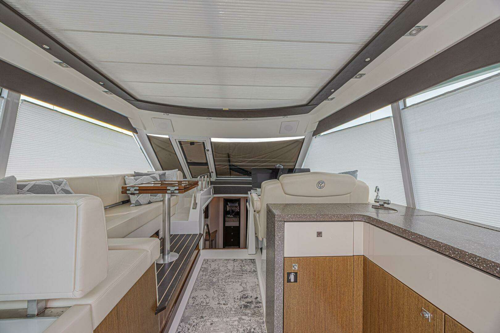 2012 Cruisers Yachts 48 Cantius - Image 17