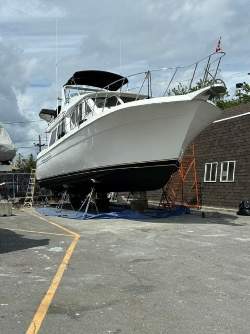 2001 Navigator Classic 48 - Image 4