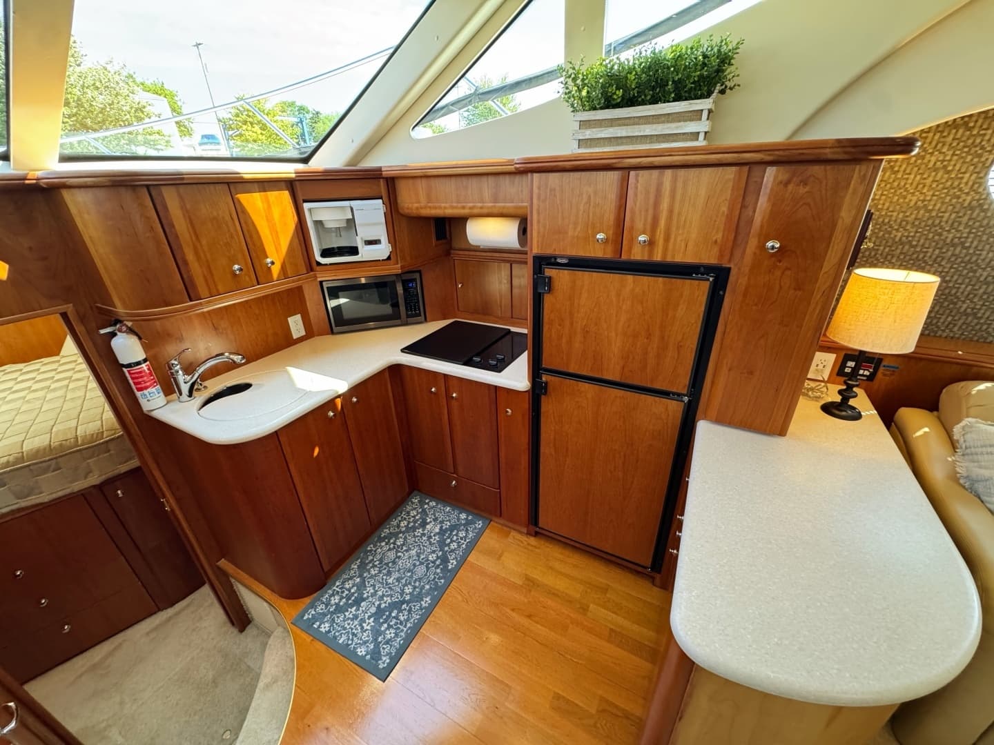 2002 Silverton 39 Motor Yacht - Image 45