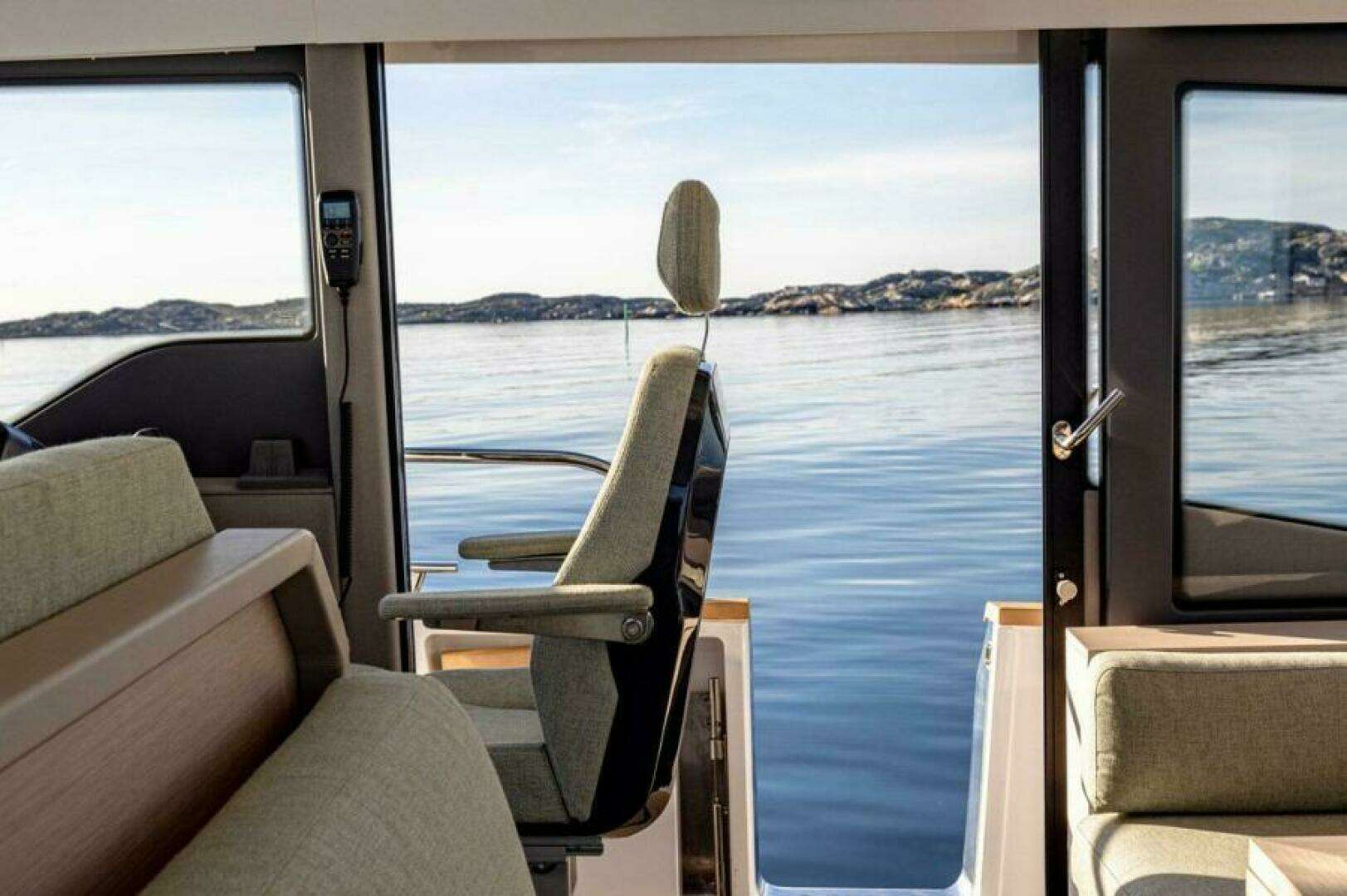 2025 Nimbus 495 Flybridge - Image 15
