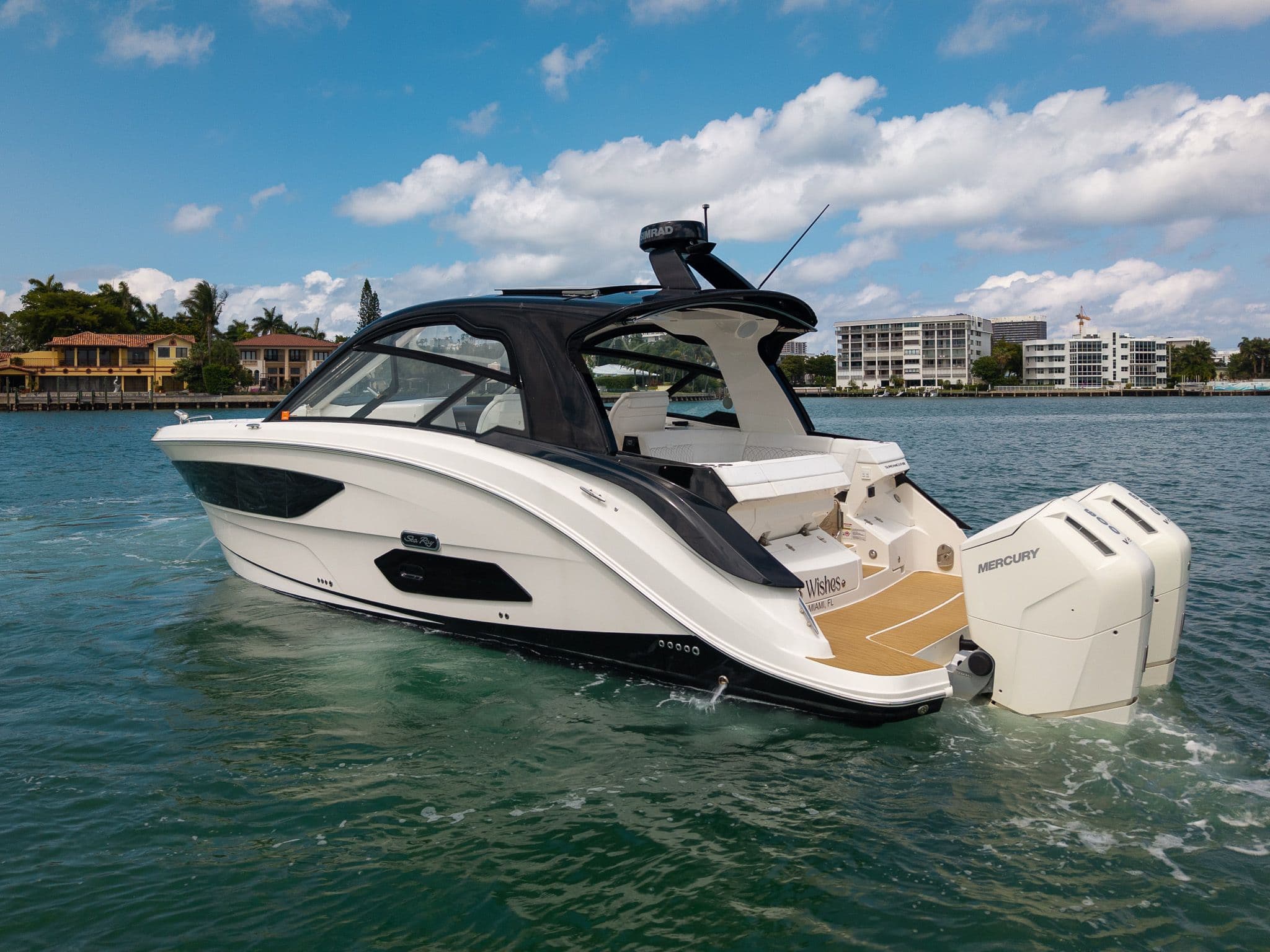 2022 Sea Ray Sundancer 370 Outboard