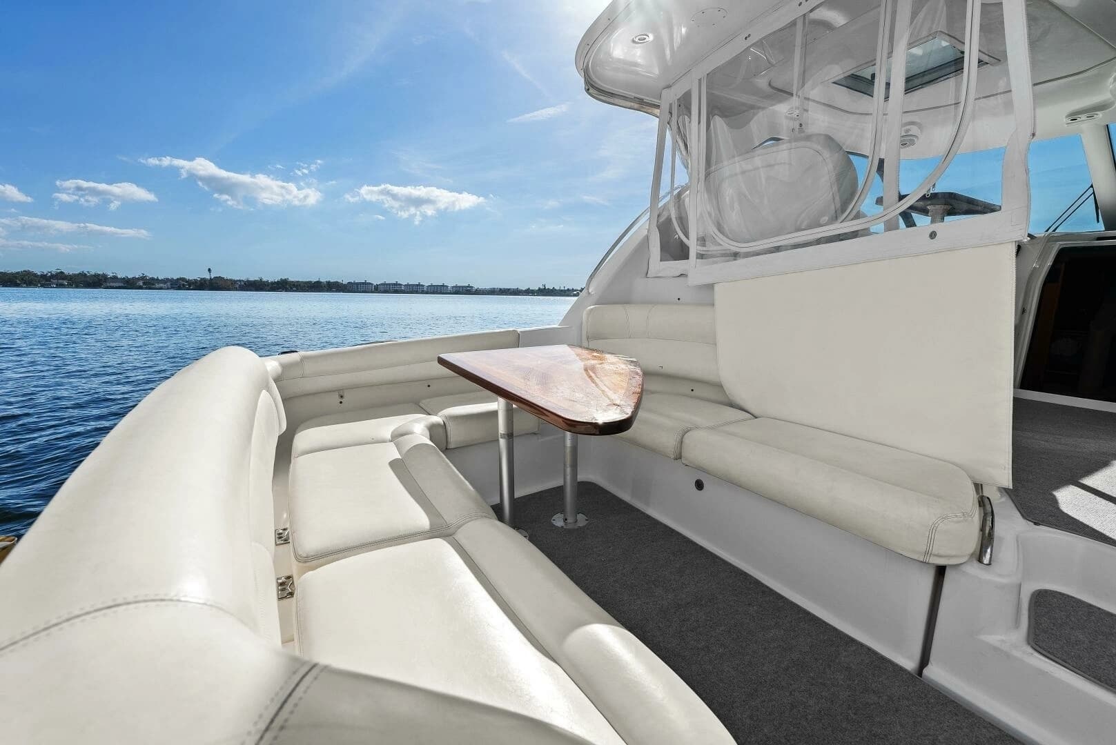 2007 Tiara Yachts 4300 Sovran - Image 13