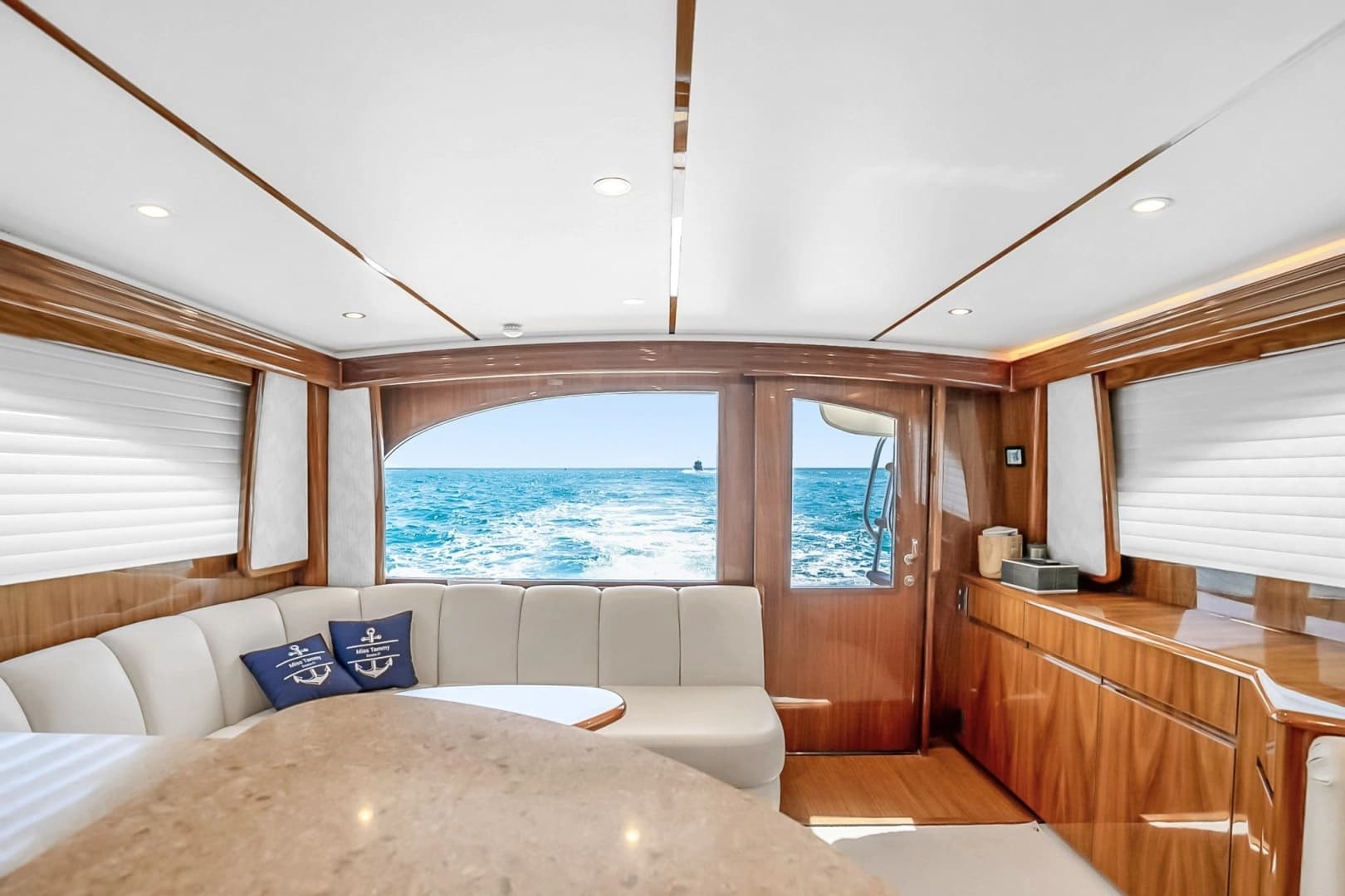 2021 Viking 48 Convertible - Image 5