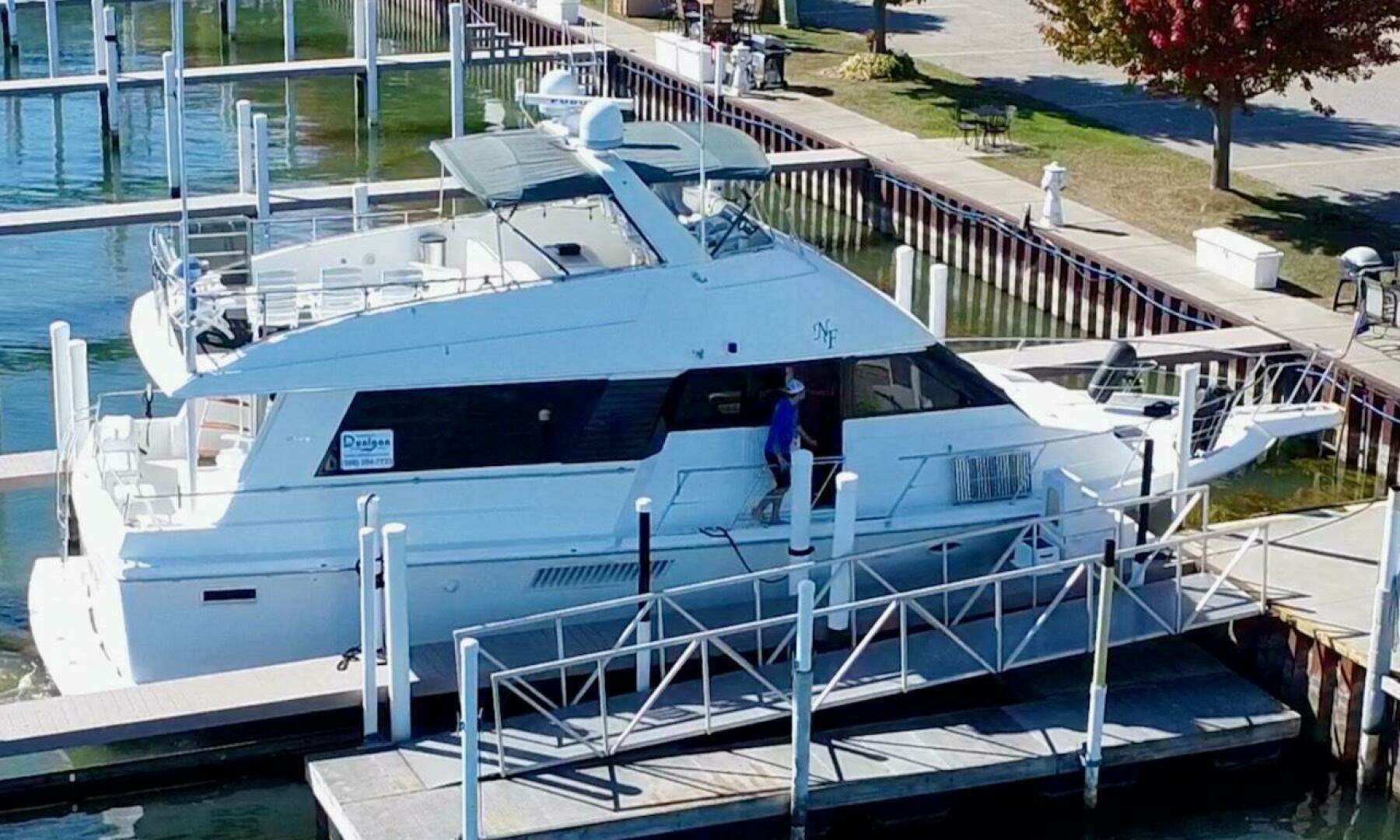 1993 Viking 50 Motor Yacht - Image 15