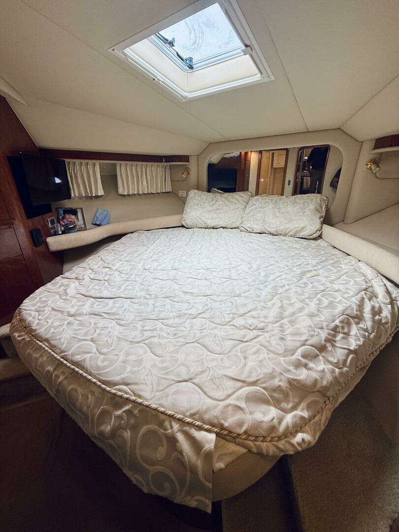 2003 Sea Ray 480 Motor Yacht - Image 39