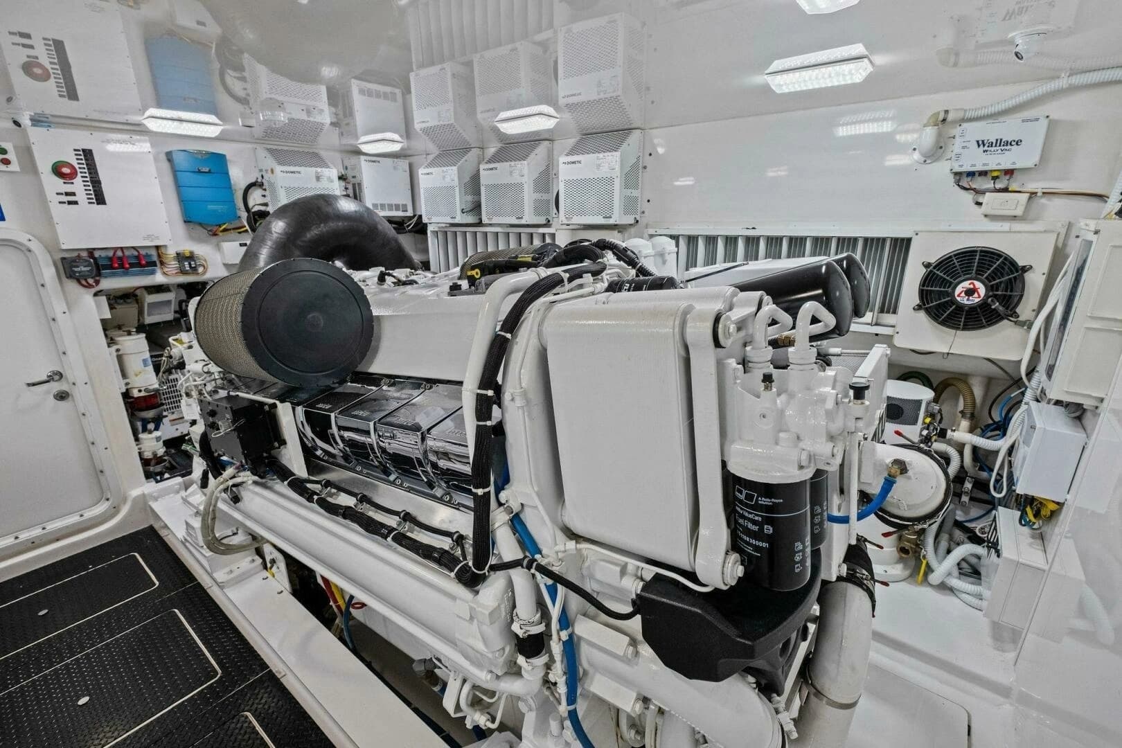 2012 Viking 82 Convertible - Image 101