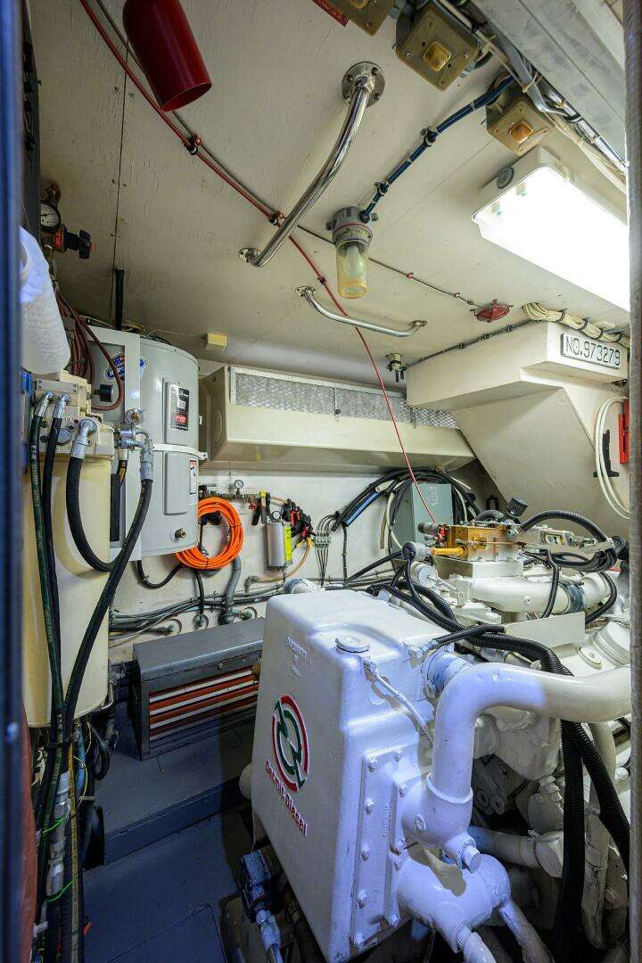 1991 Hatteras 78 Cockpit Motor Yacht - Image 19