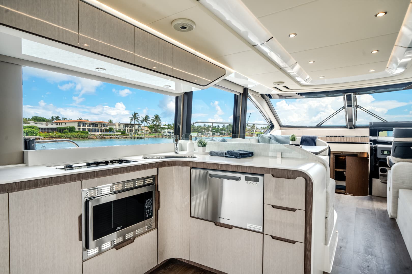 2026 Cruisers Yachts 57 FLY - Image 41