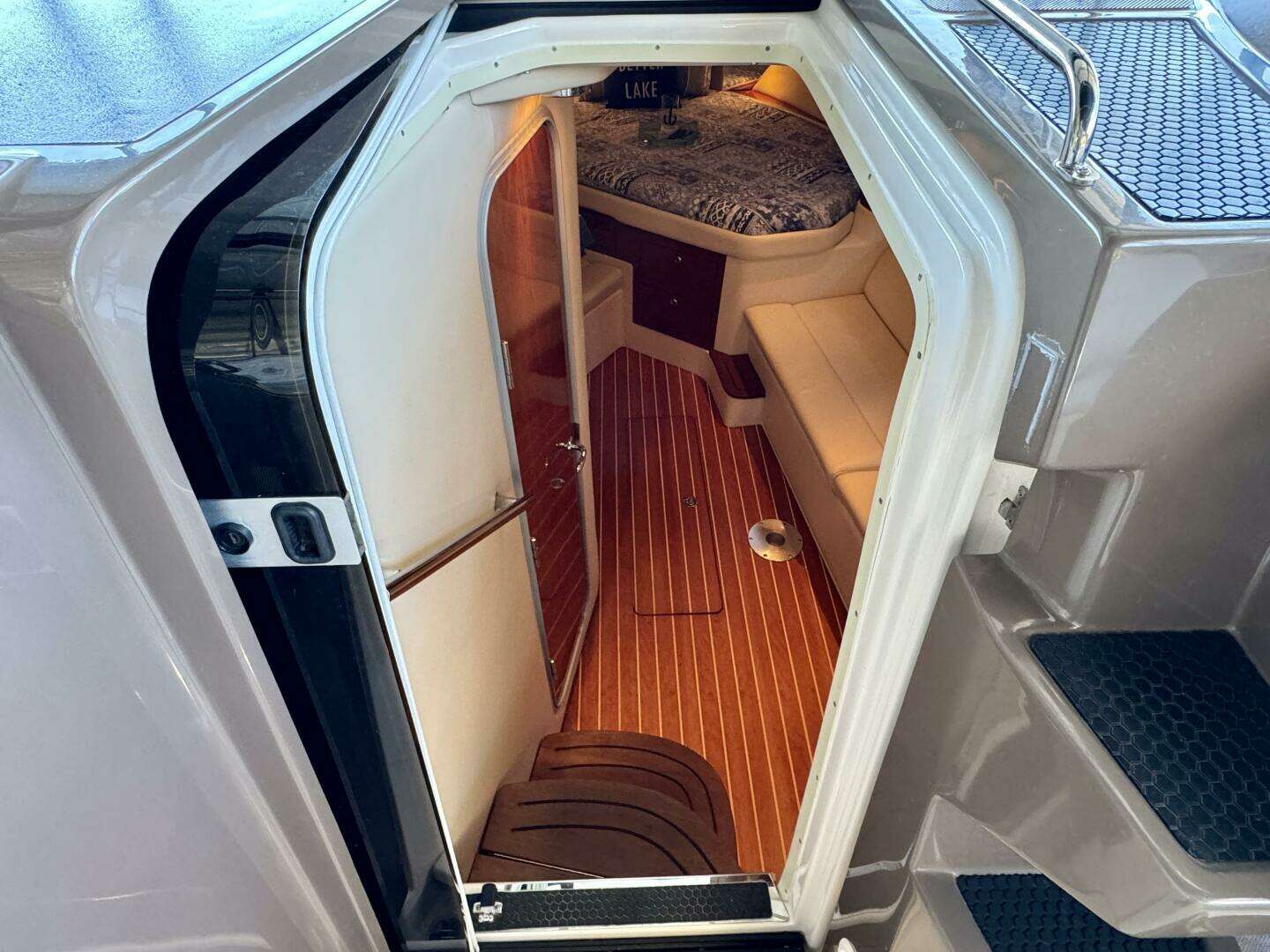 2006 Regal 3360 Window Express - Image 31