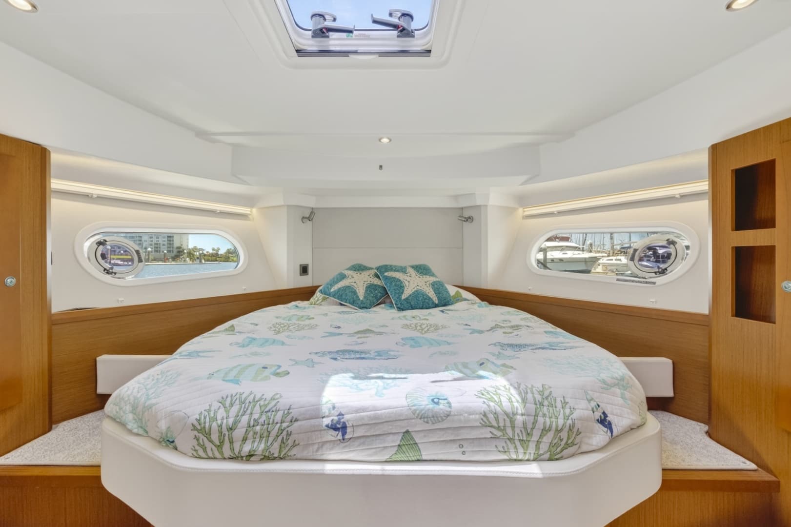 2022 Beneteau Swift Trawler 41 Fly - Image 57