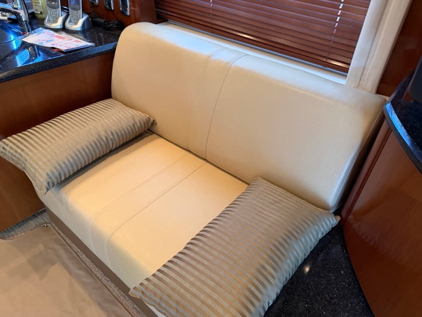 2009 Sea Ray 52 SEDAN BRIDGE - Image 39