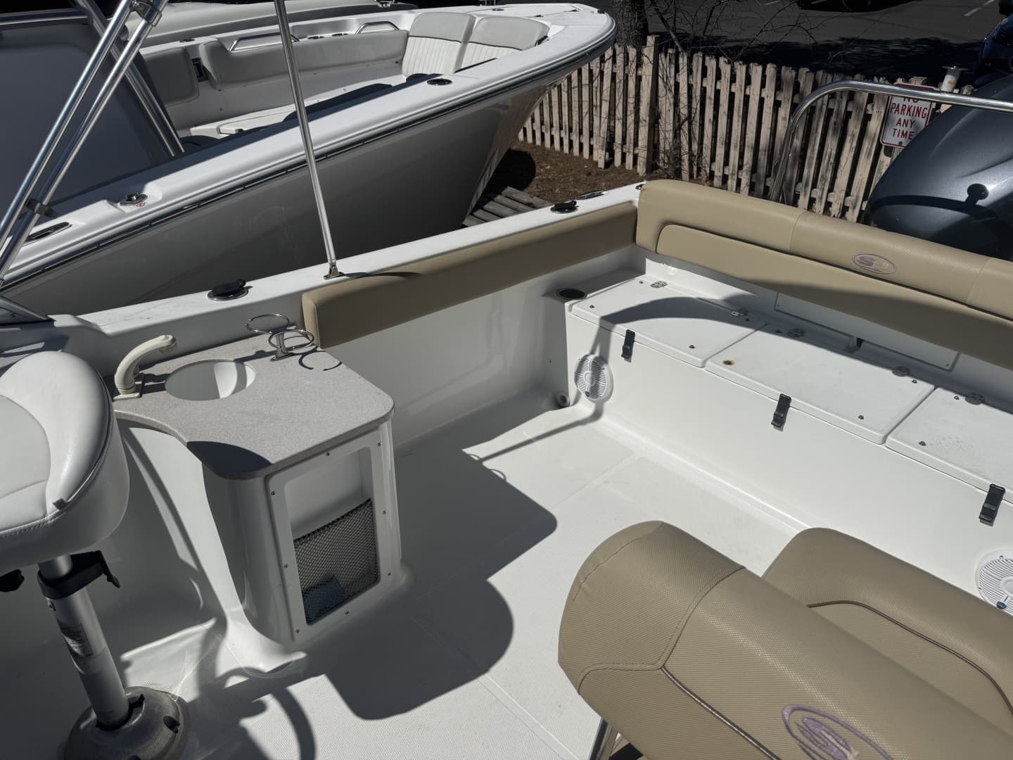 2013 Sea Hunt Escape 234 LE - Image 6