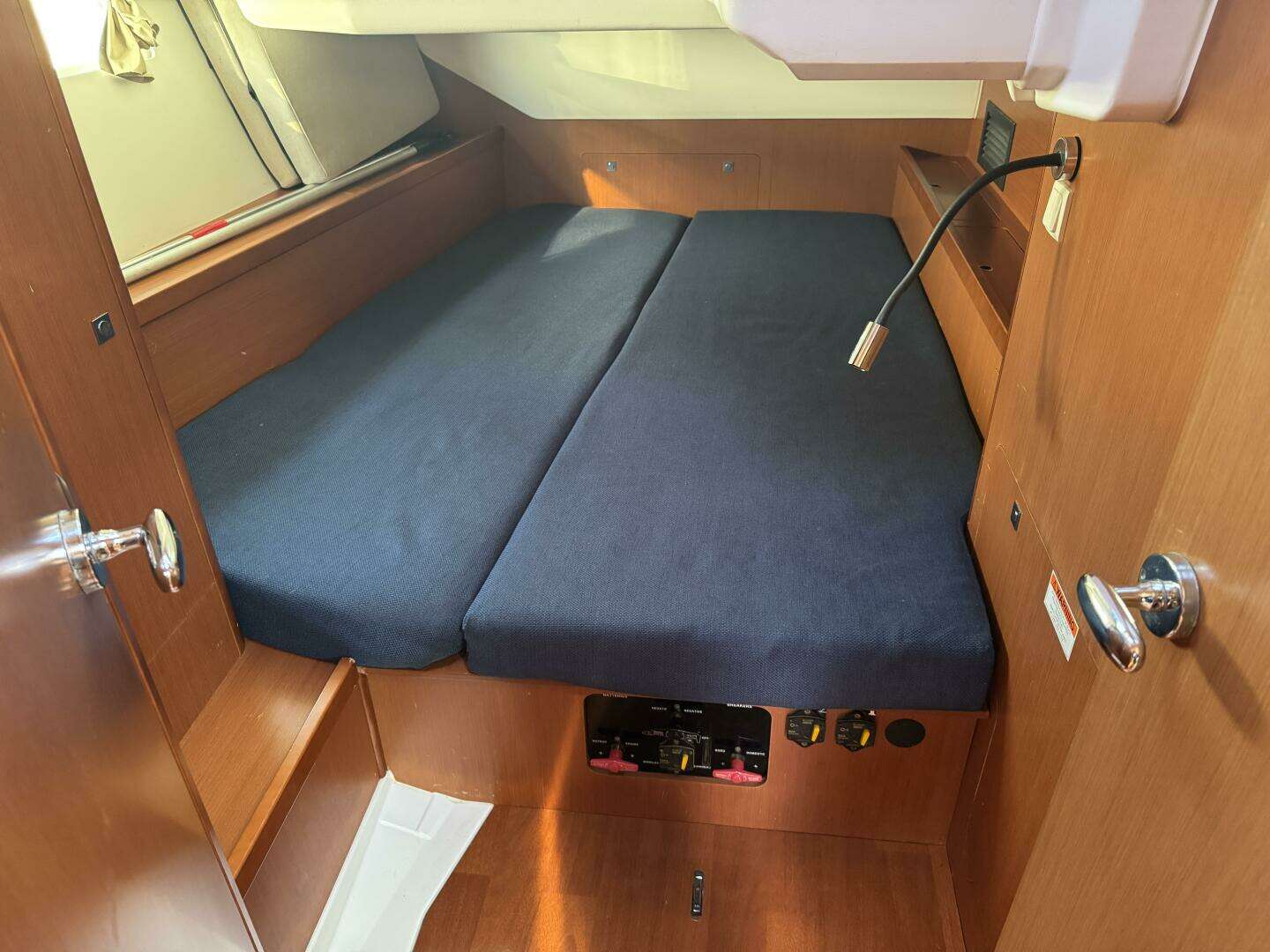 2015 Beneteau Oceanis 45 - Image 24