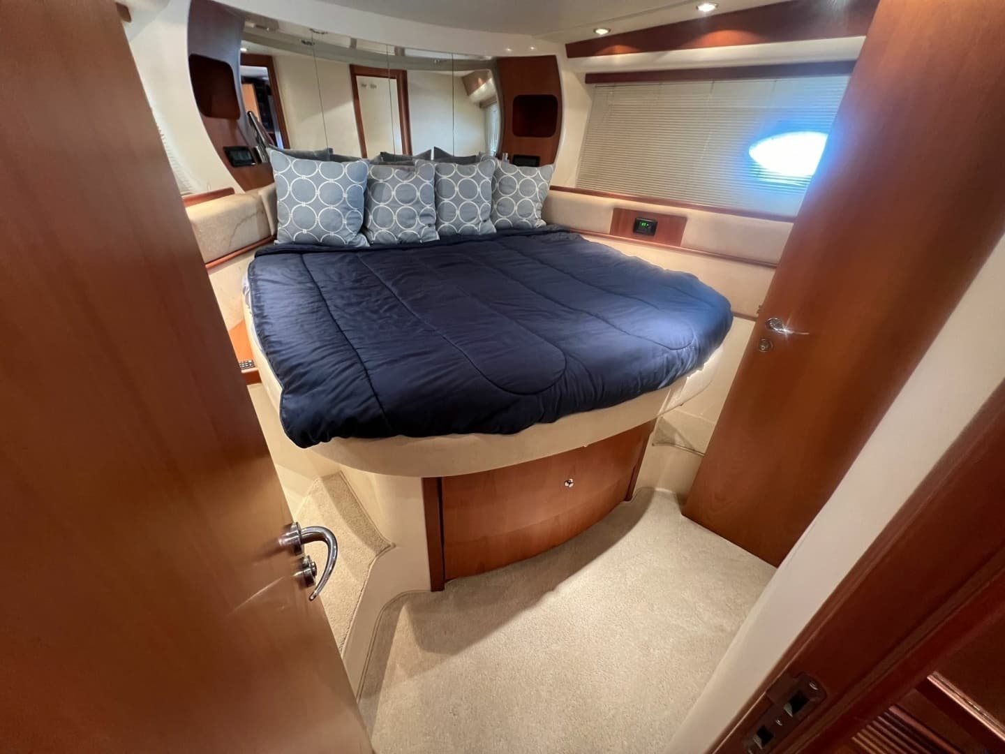 2006 Pershing — - Image 5