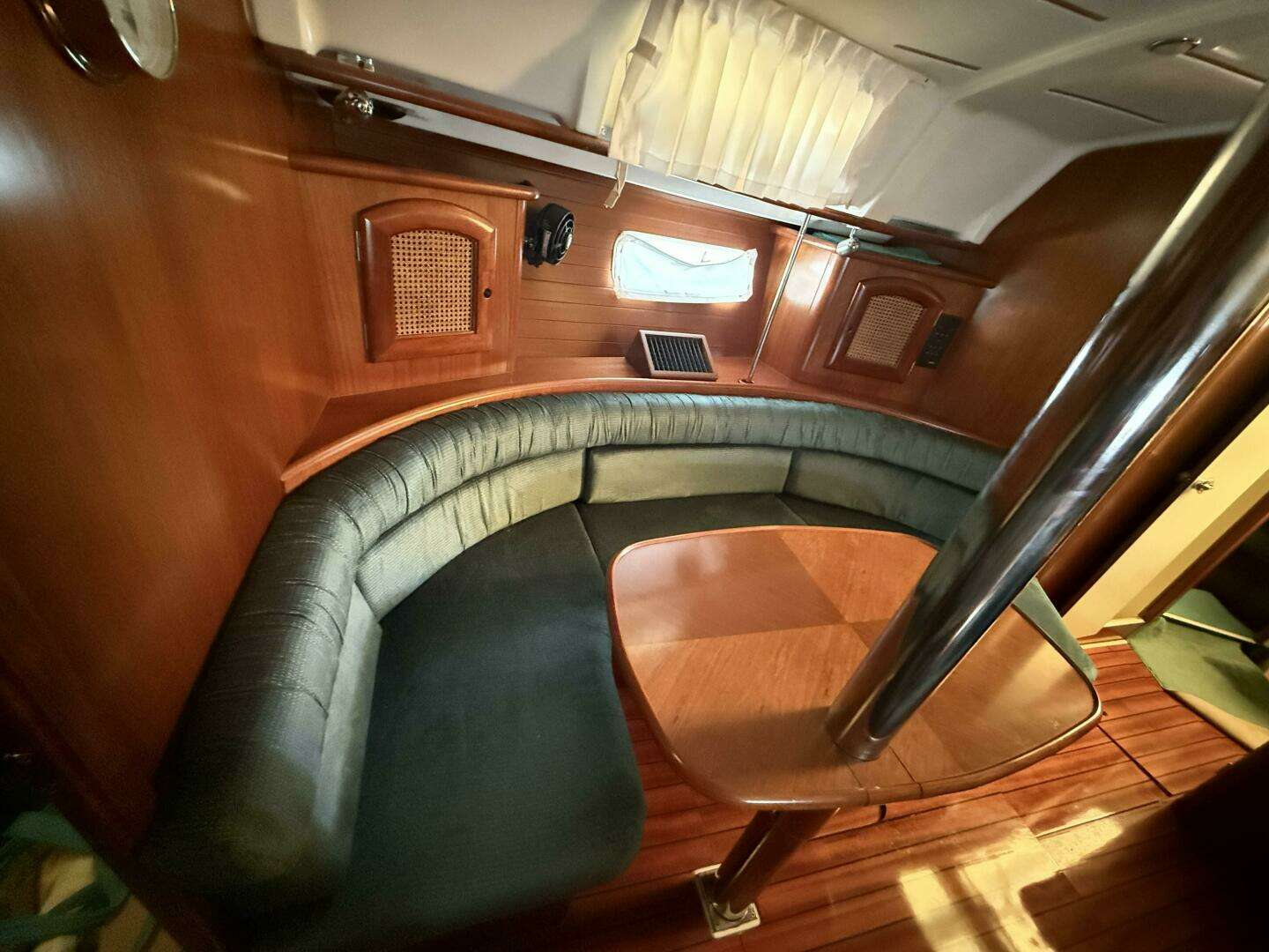 2000 Beneteau 361 - Image 15