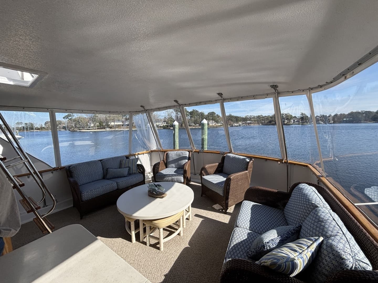 1979 Hatteras Motor Yacht - Image 5