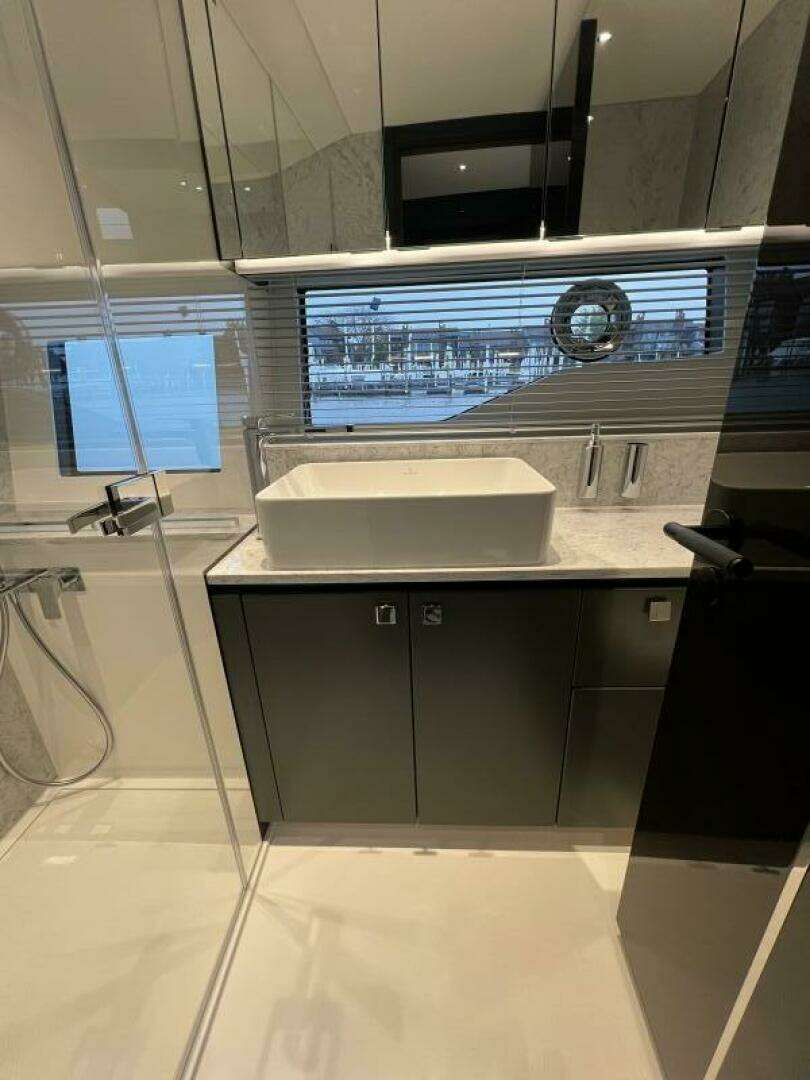 2026 Sunseeker 55 Predator - Image 50