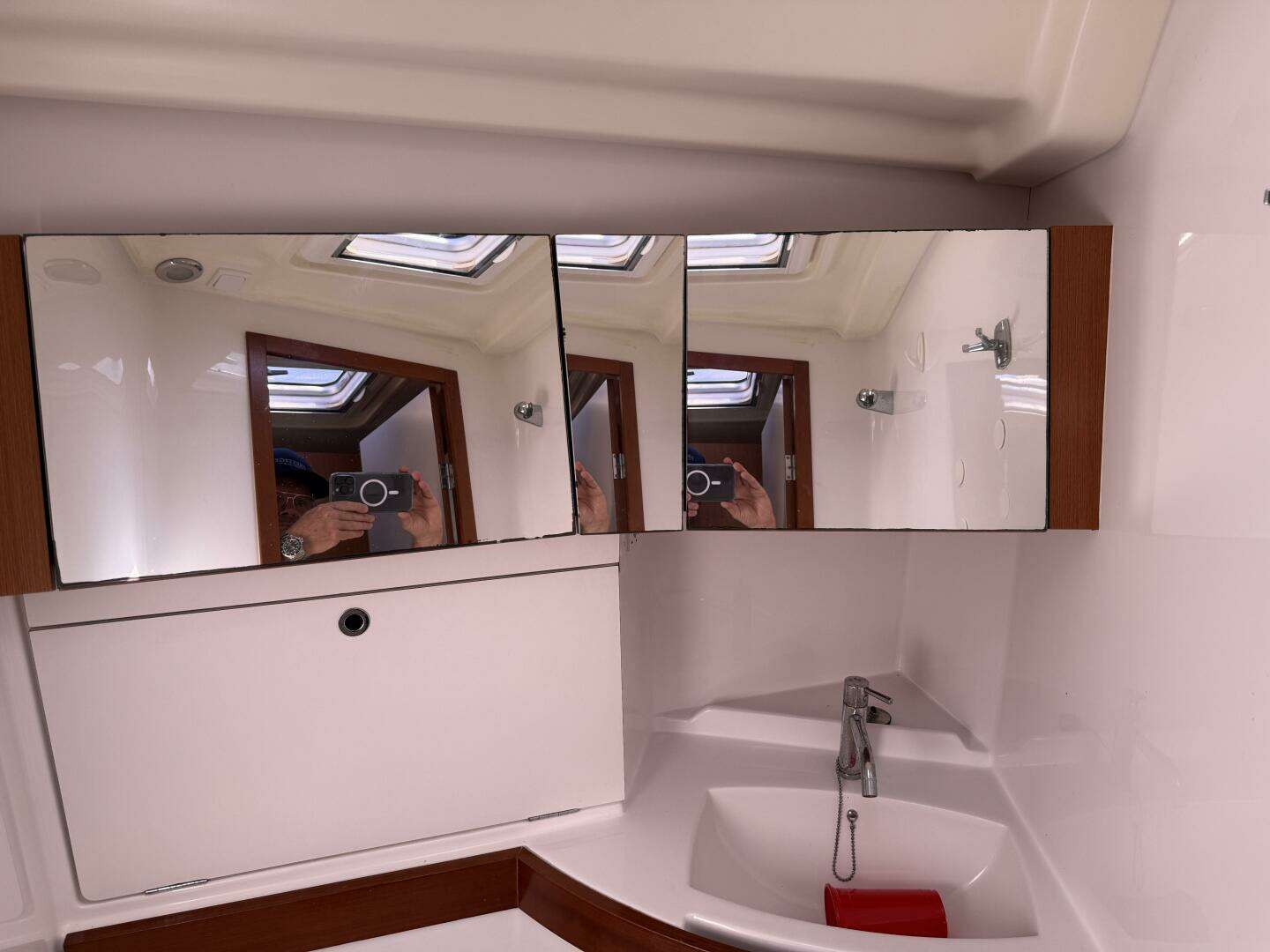 2010 Beneteau Oceanis 43 - Image 62