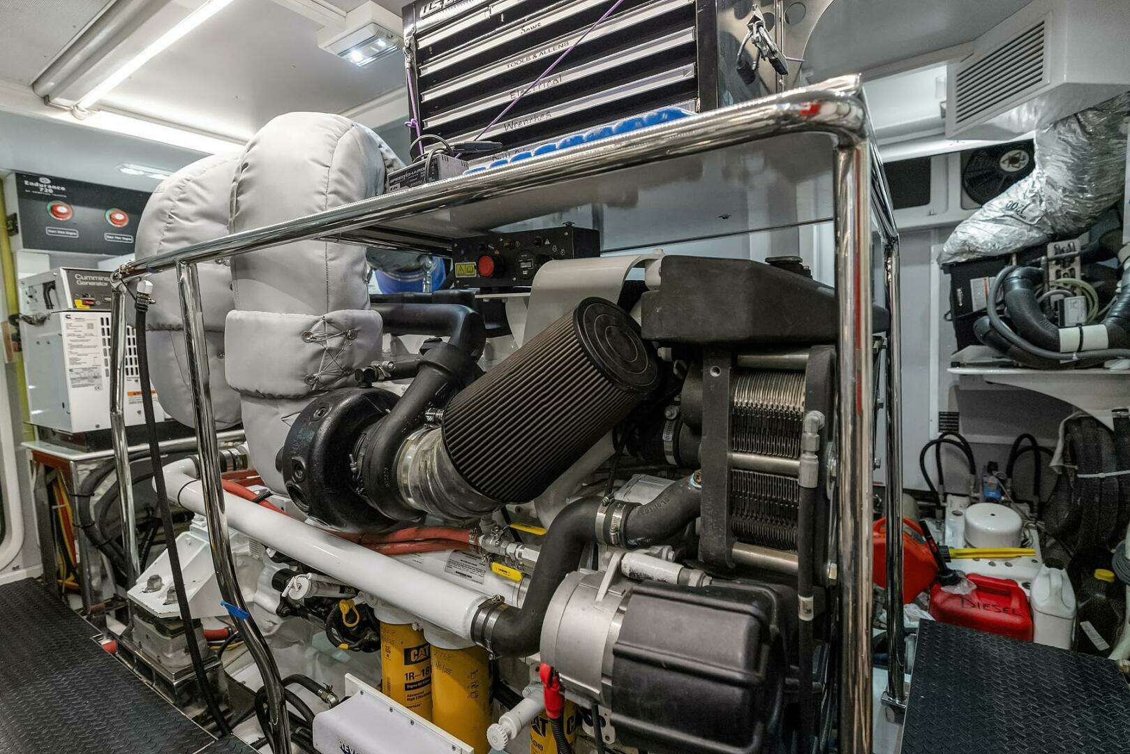 2014 Hampton 720 Skylounge LRC - Image 105