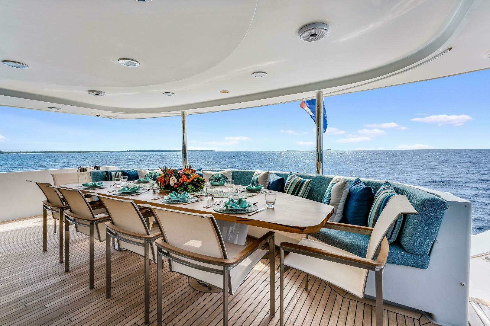 2001 Westship Skylounge - Image 3