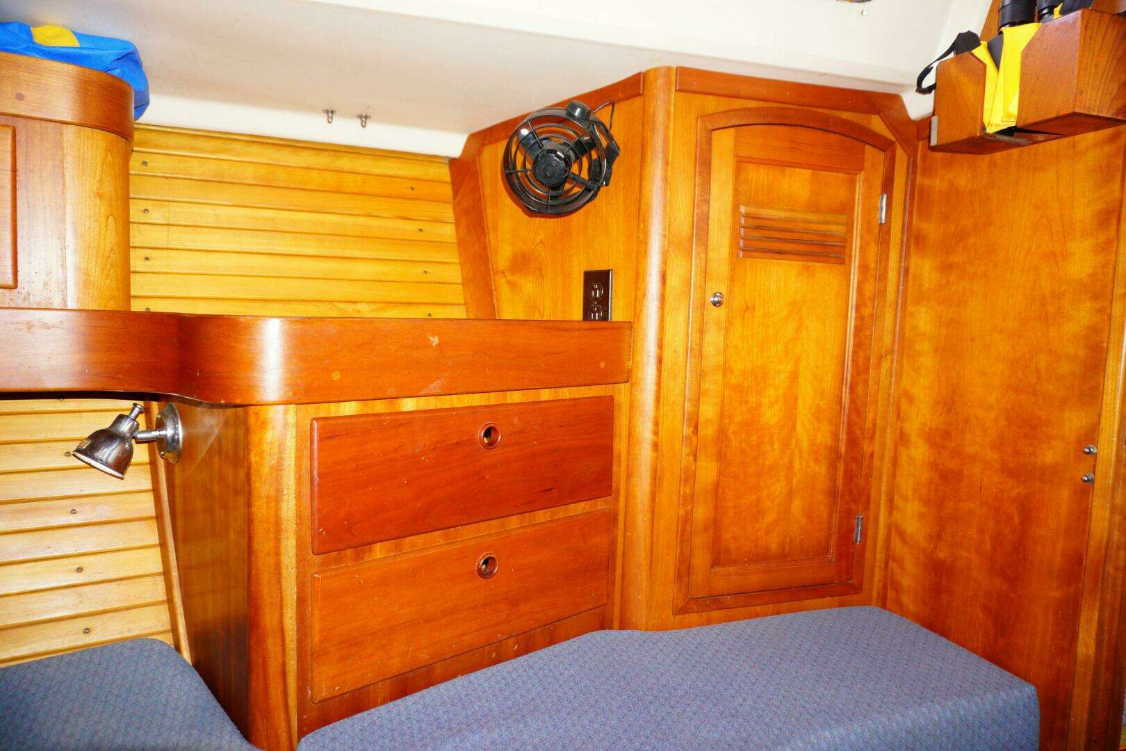 1998 Sabre 402 - Image 6