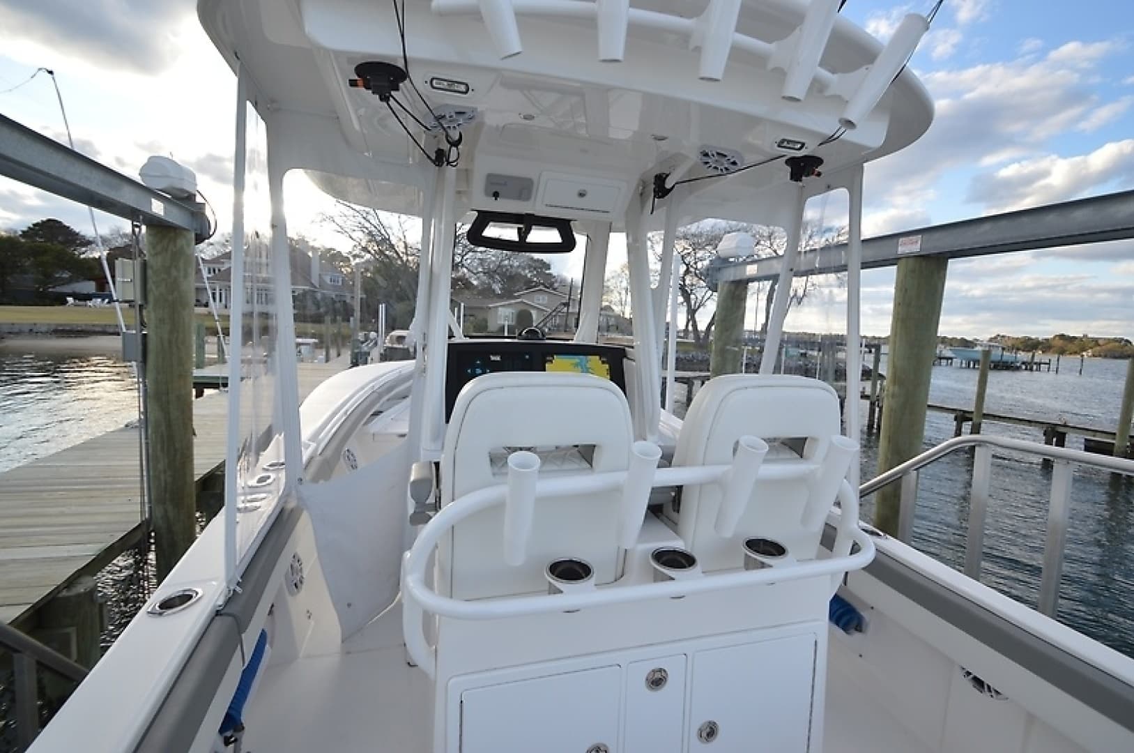 2024 Regulator 28 FS - Image 20