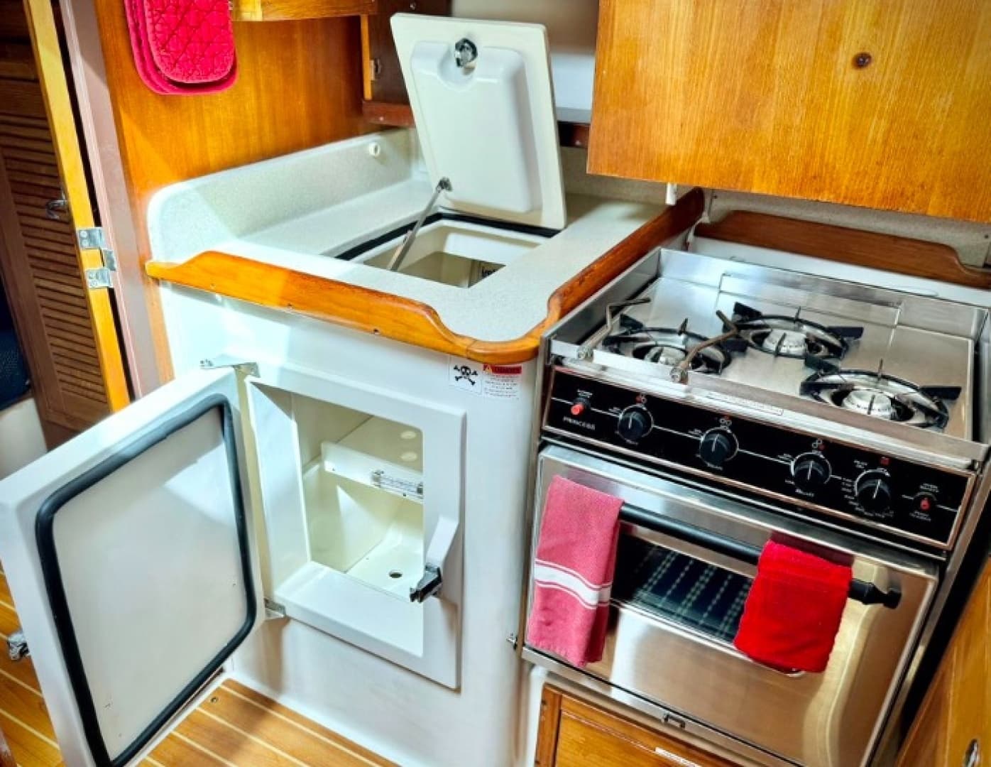 2002 Catalina 387 - Image 16