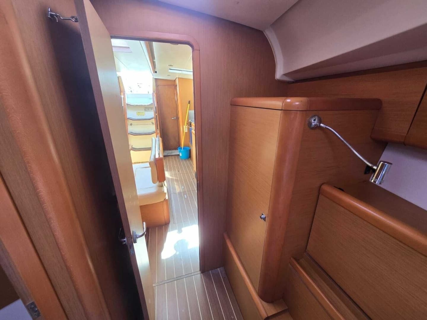 2010 Jeanneau 44I - Image 13