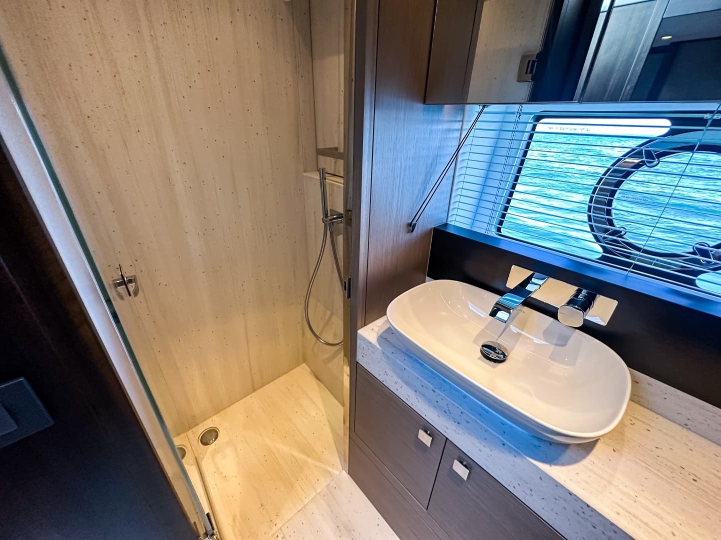 2024 Sunseeker 55 Manhattan - Image 70