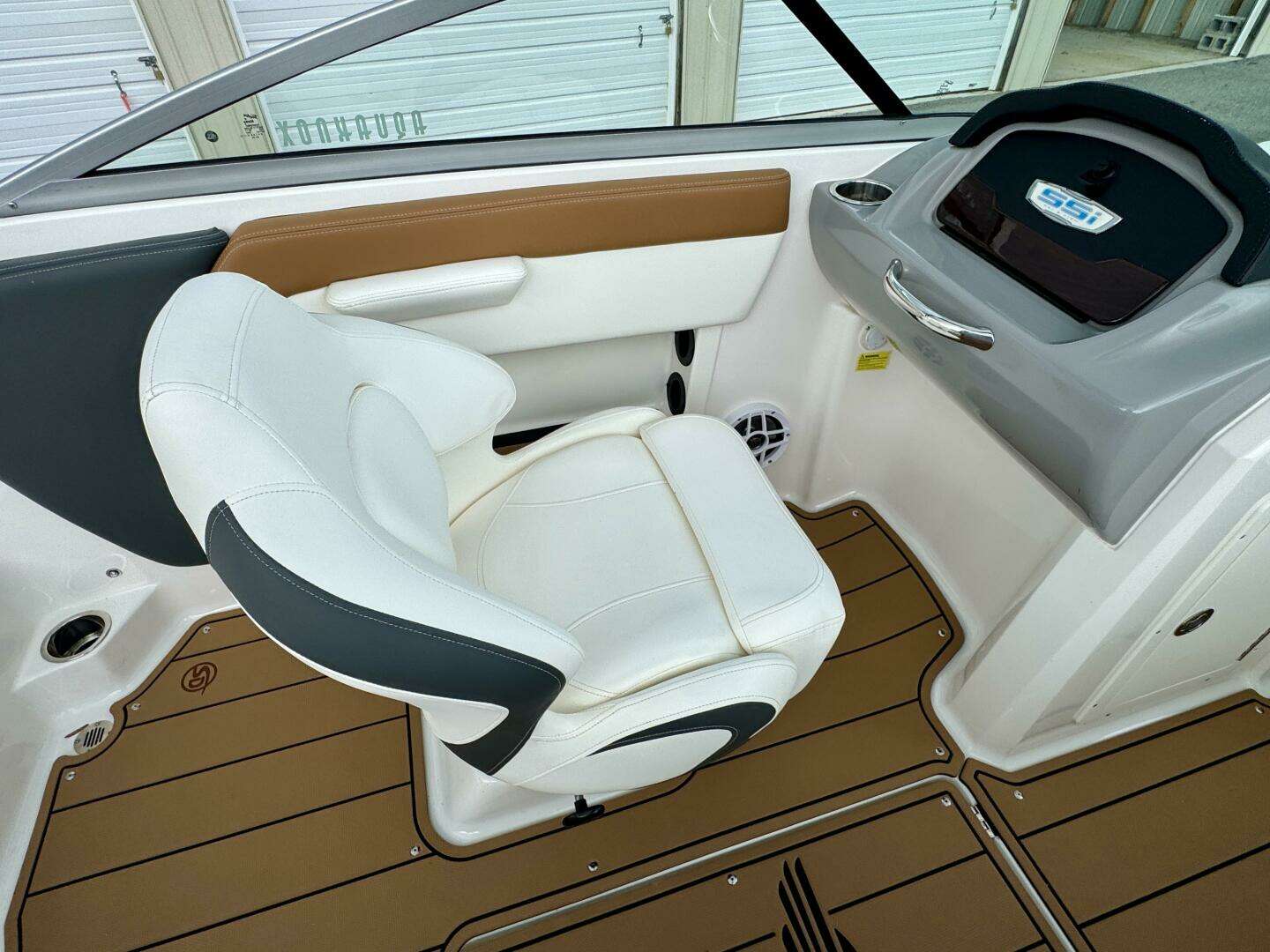 2023 Chaparral 21 SSi Ski & Fish - Image 34