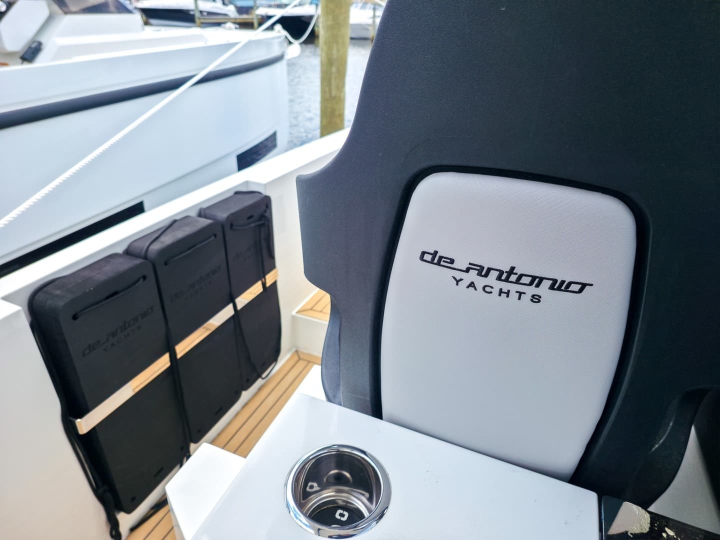 2026 De Antonio Yachts D32 - Image 29