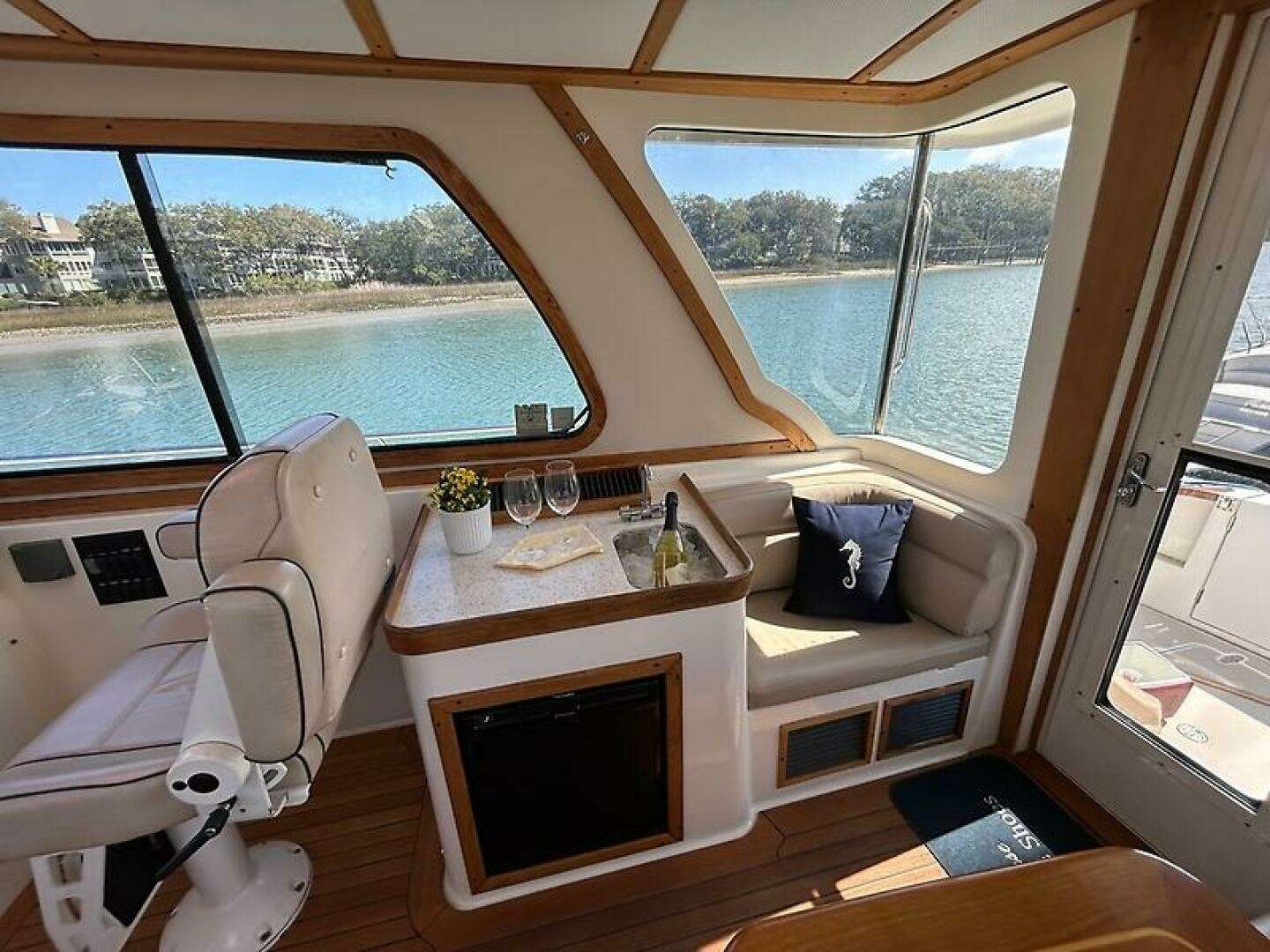 2004 Sabre 42 Express - Image 39