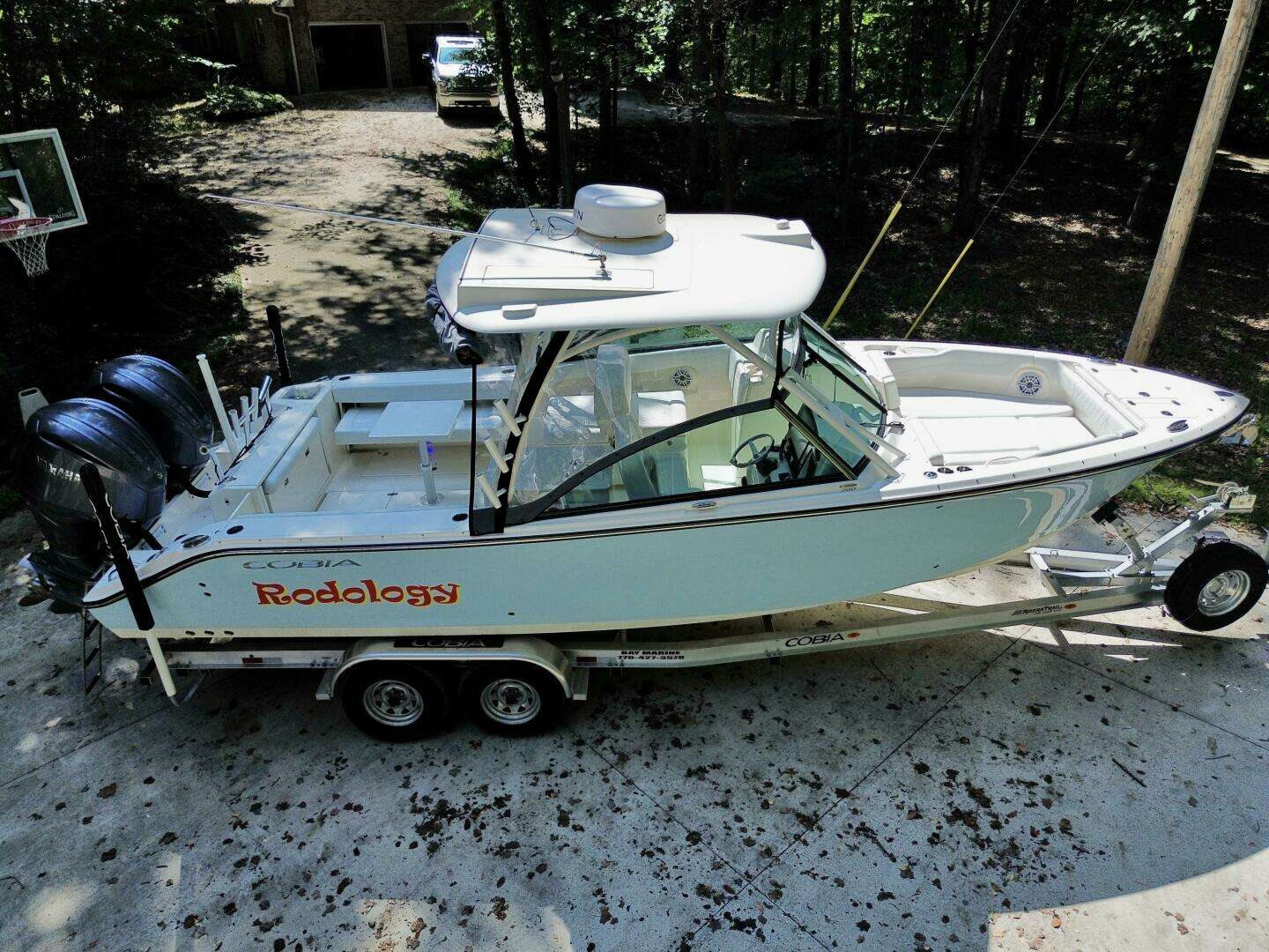 2022 Cobia 280 DC - Image 3
