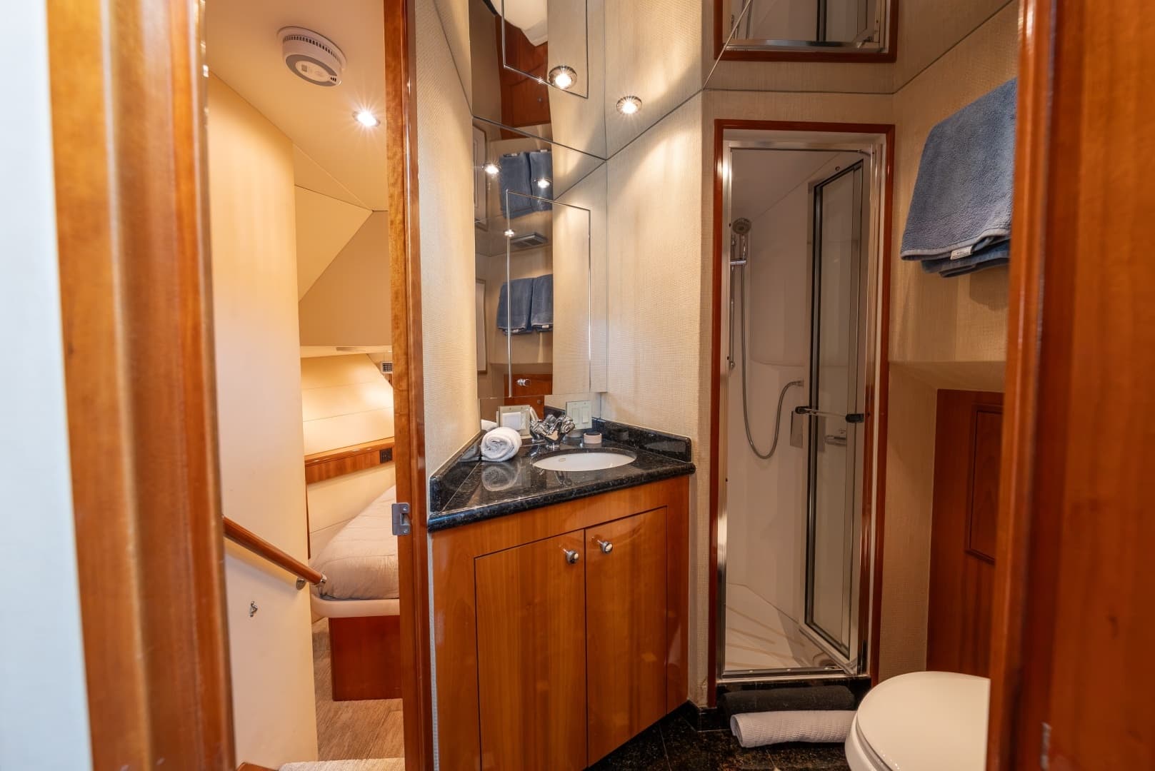2004 Hatteras Sport Deck - Image 25