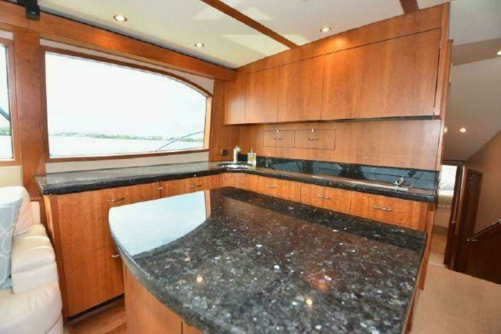 2013 Hatteras GT54 - Image 20