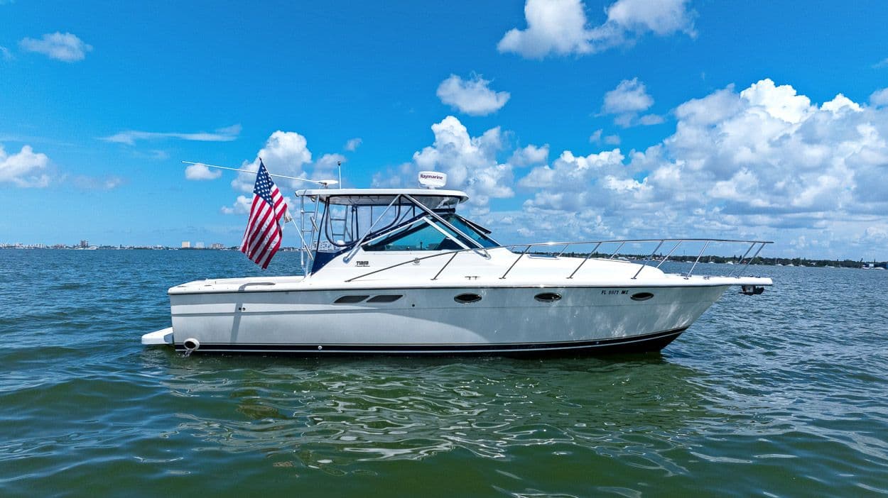 2003 Tiara Yachts 3100 Open - 16